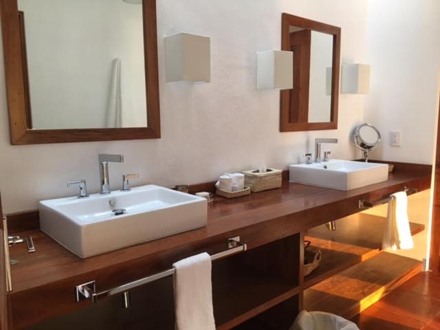 King Suite with Pool View - Photo 2