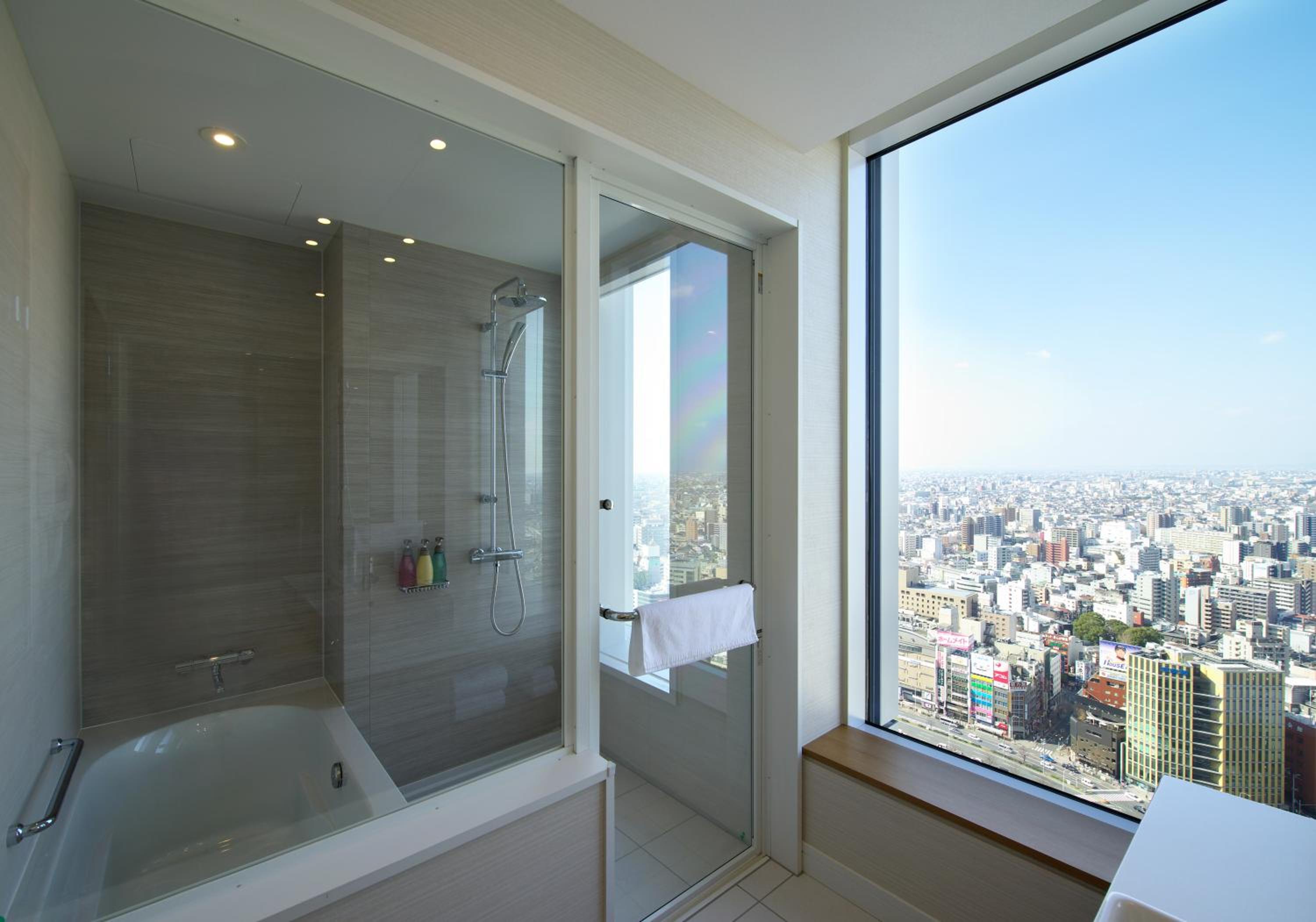 Deluxe Corner Twin Room with View Bath - Non-Smoking