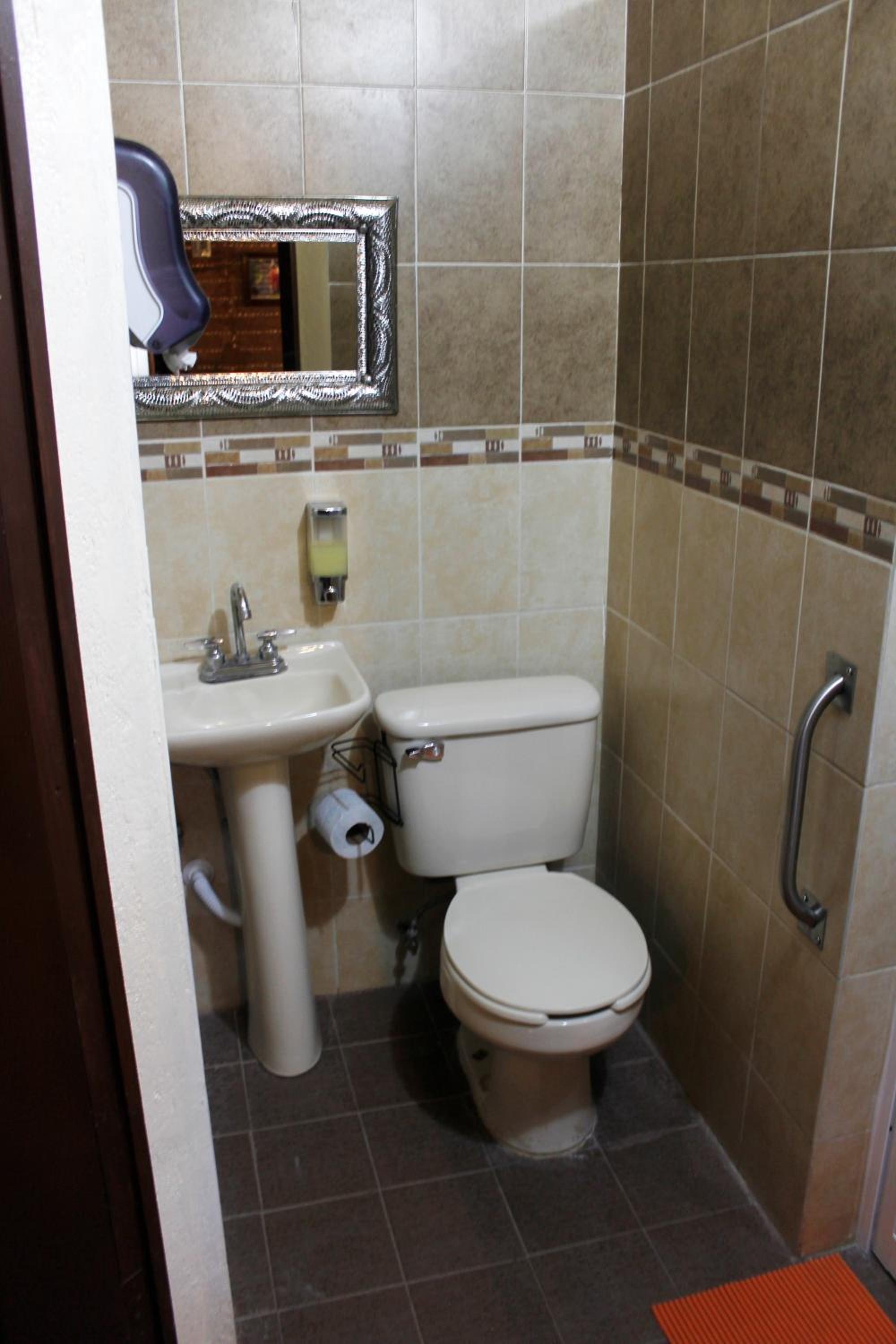 Quadruple Room - Photo 15