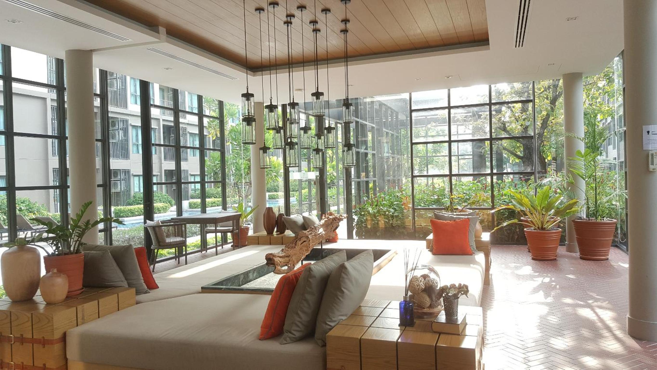 Suite with Pool View - Photo 33