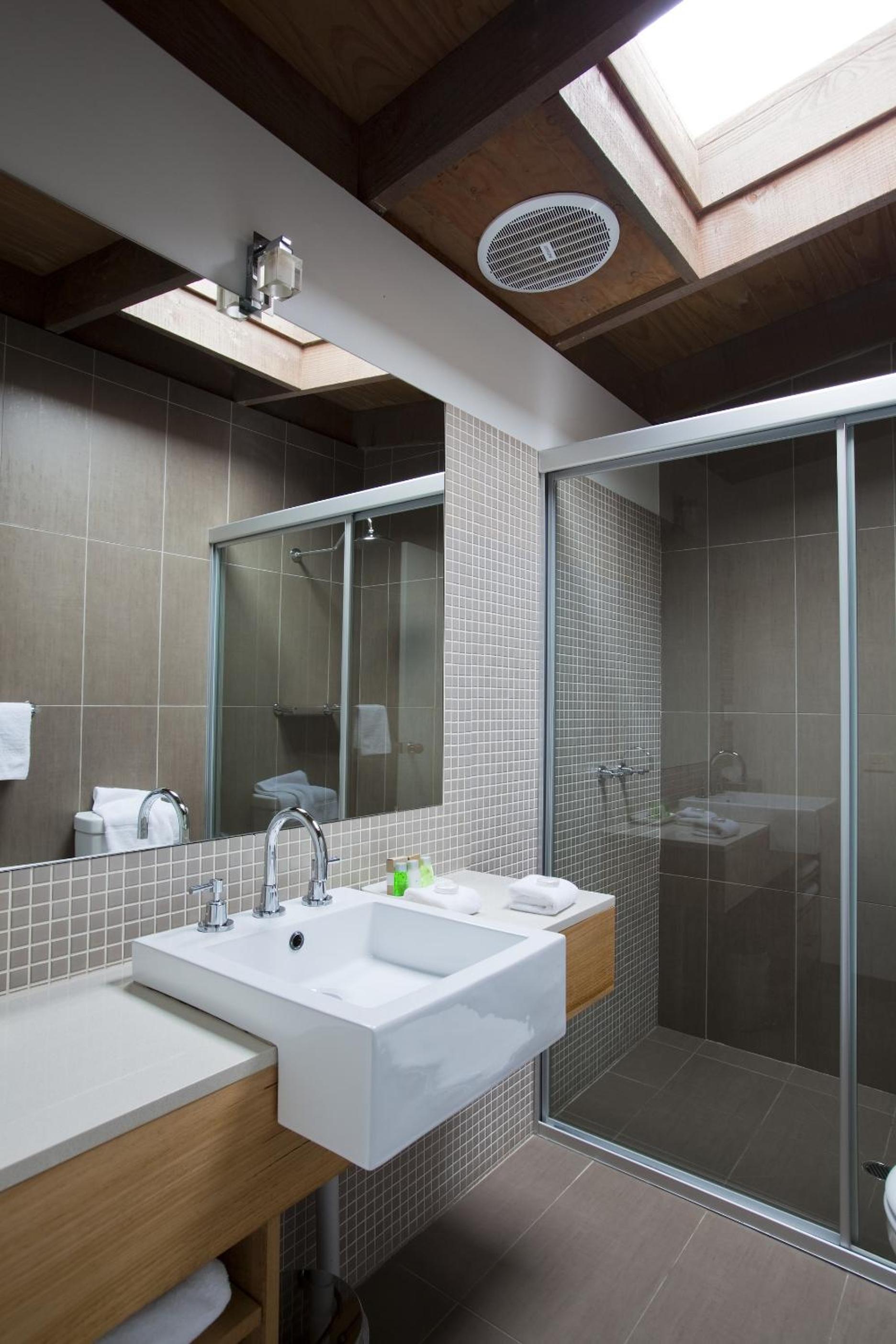 Two-Bedroom Suite - Photo 4
