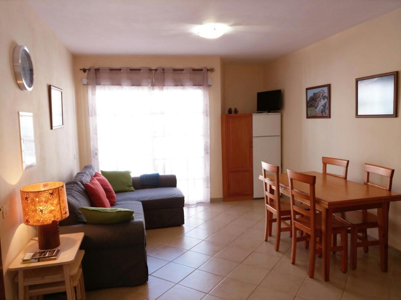 Apartamento con Balcón