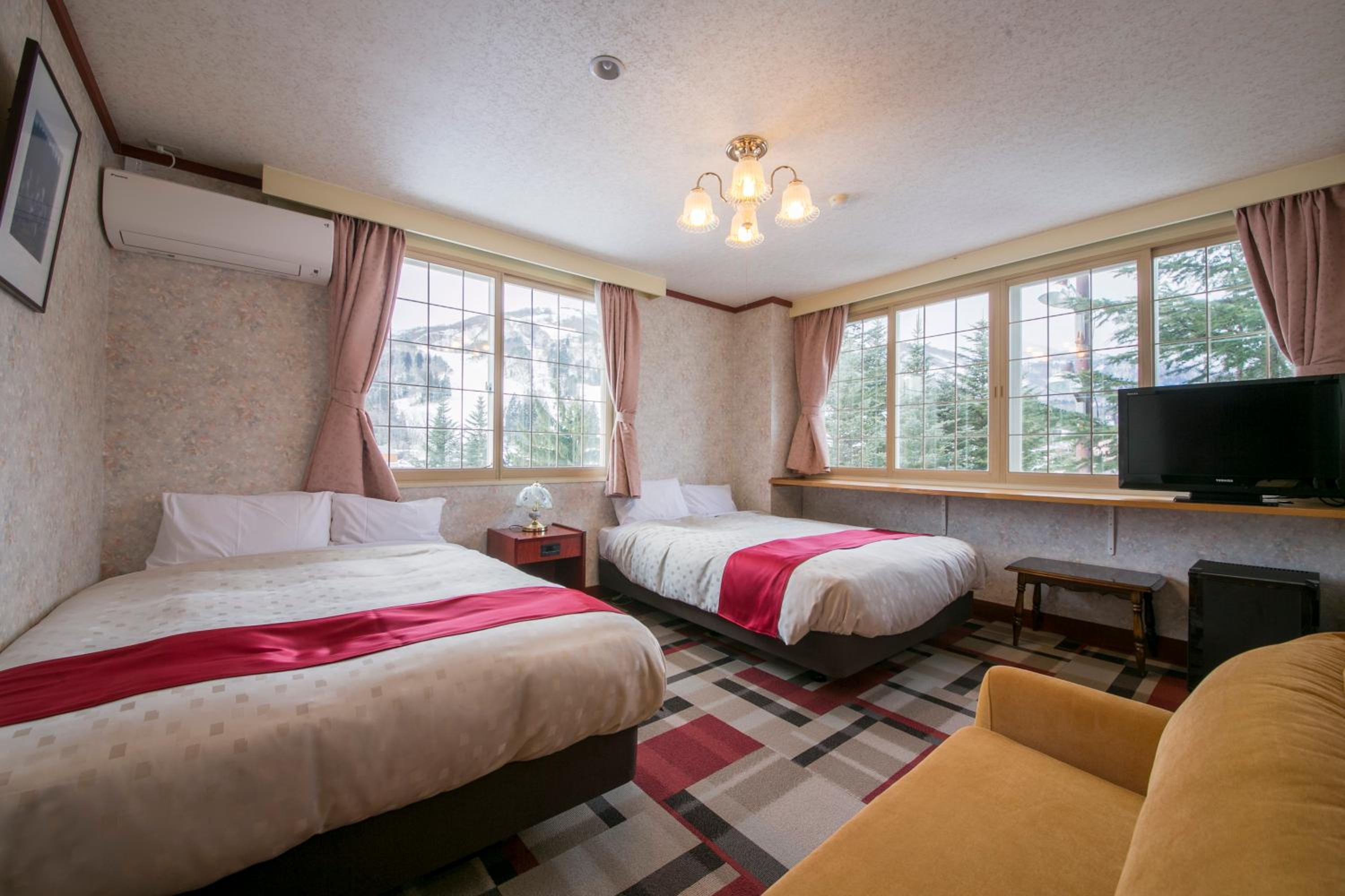 Superior Double or Twin Room with Mountain View