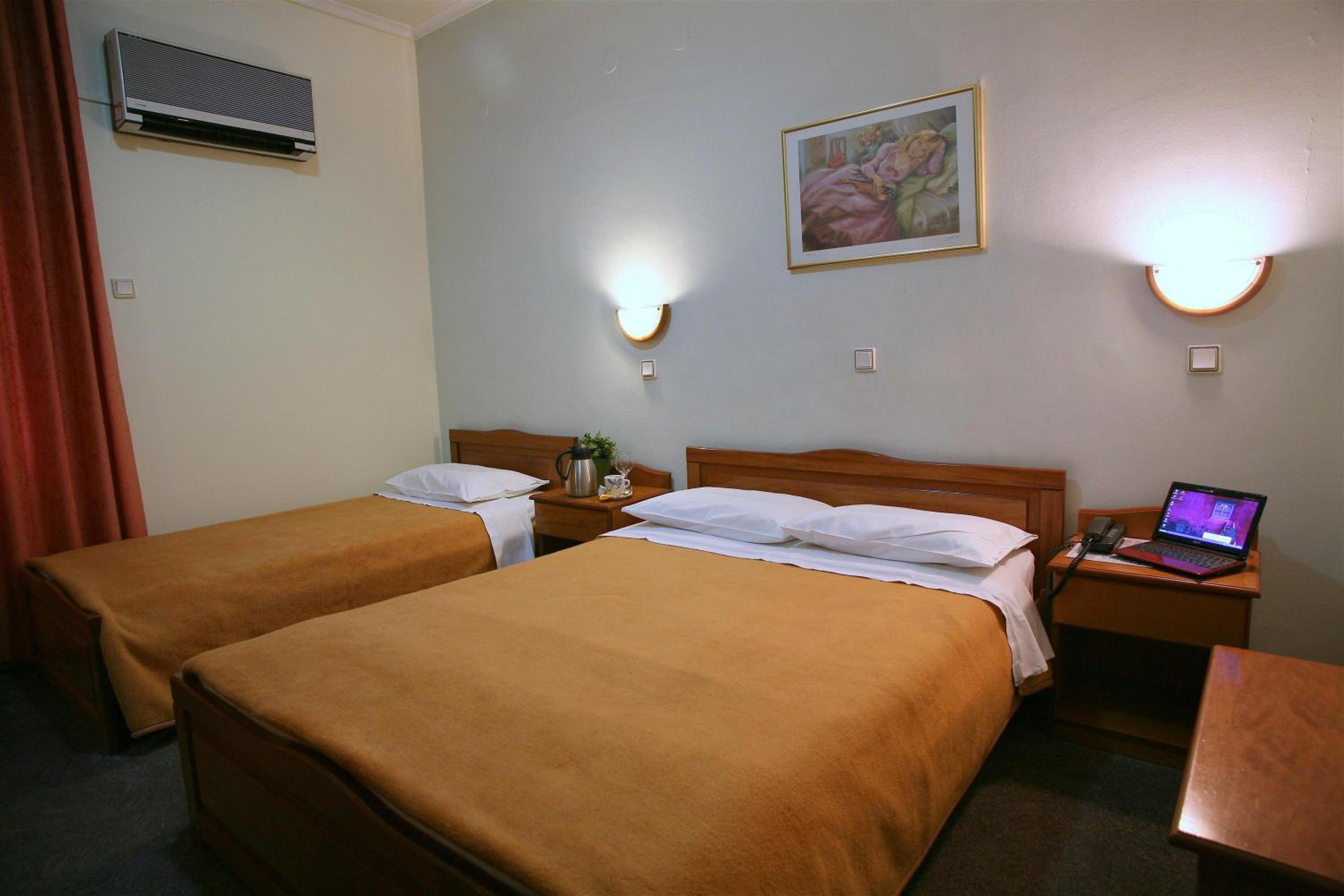 Triple Room - Photo 5