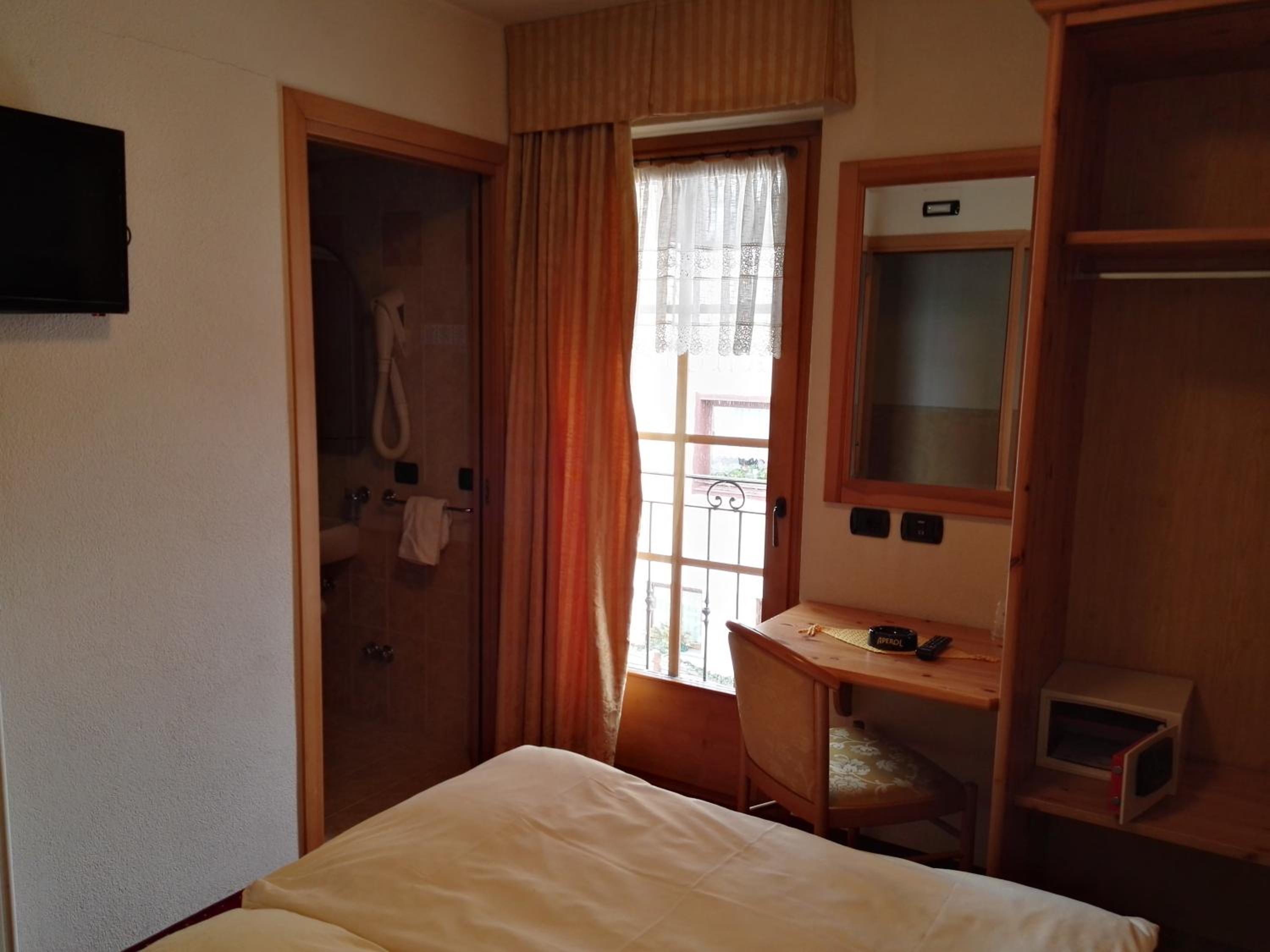 Small Twin Room photo 3