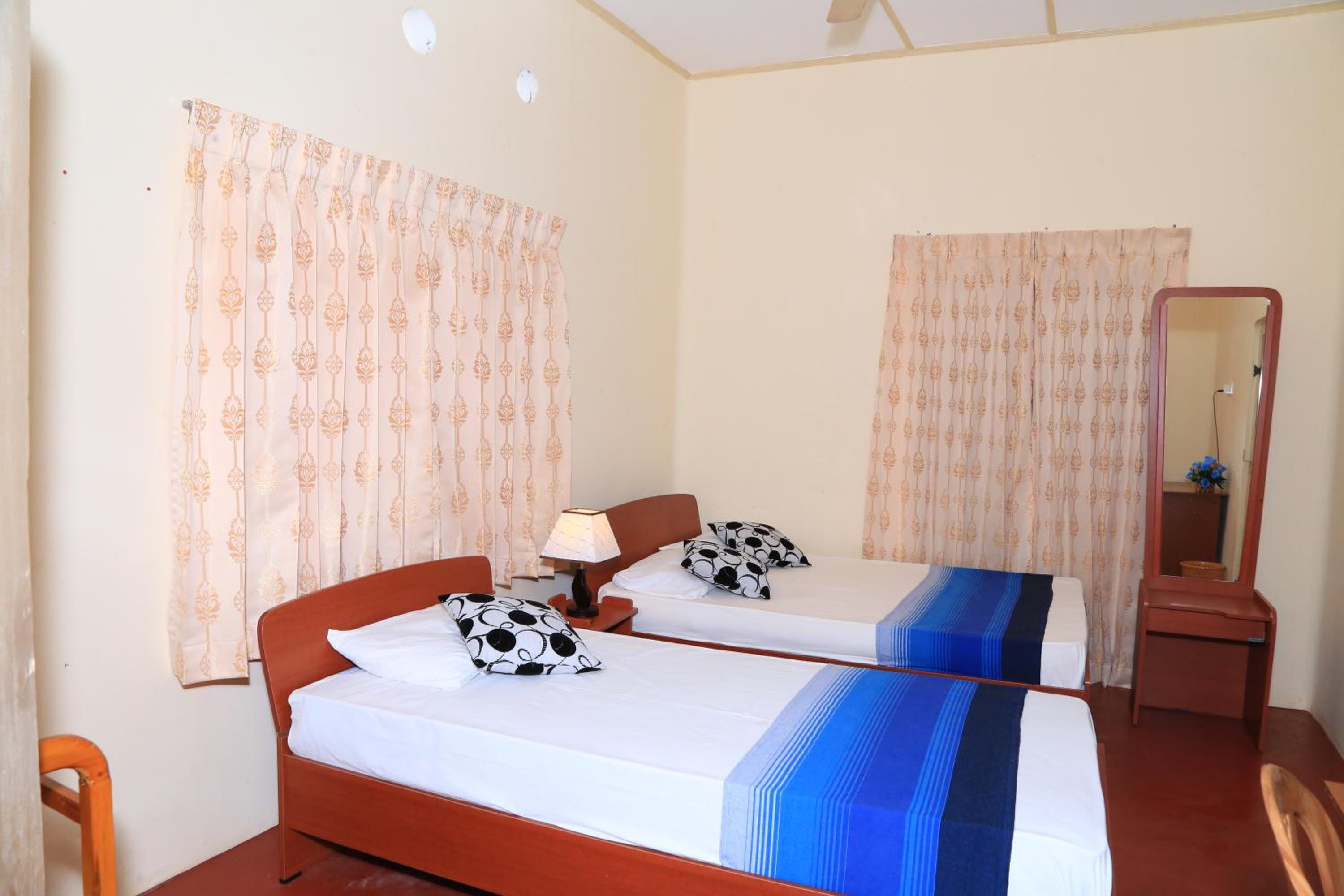 Budget Triple Room photo 2