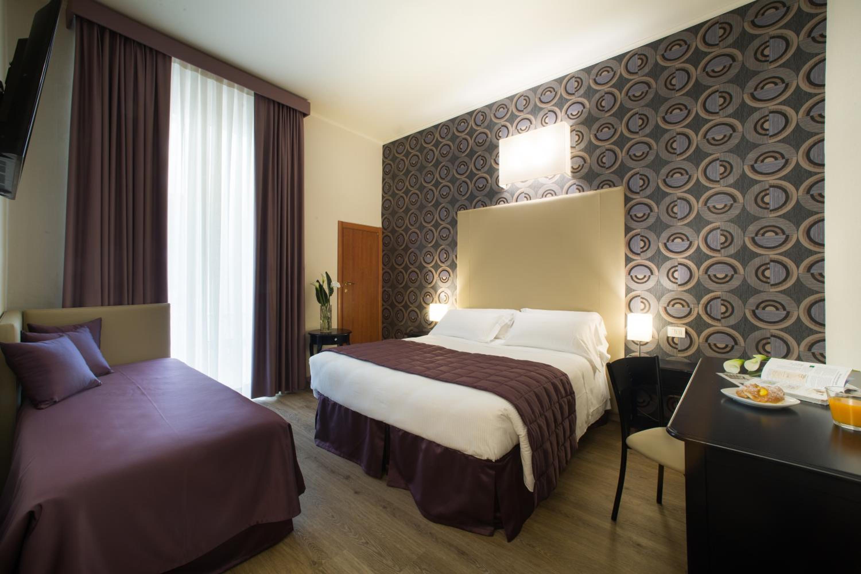 Deluxe Junior Suite photo 1