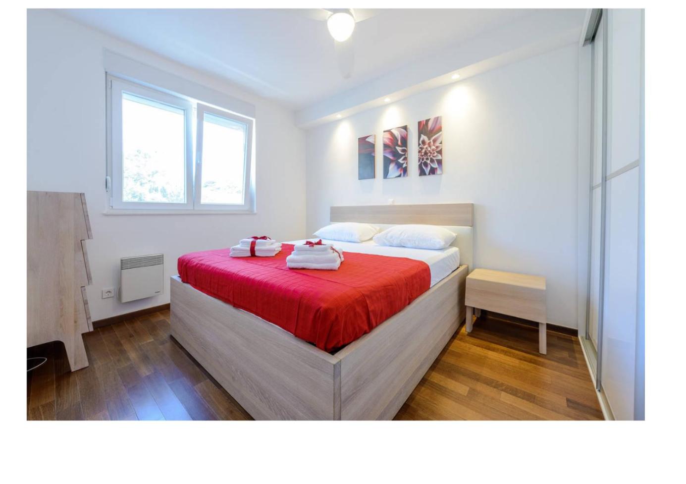 One-Bedroom Apartment with Terrace