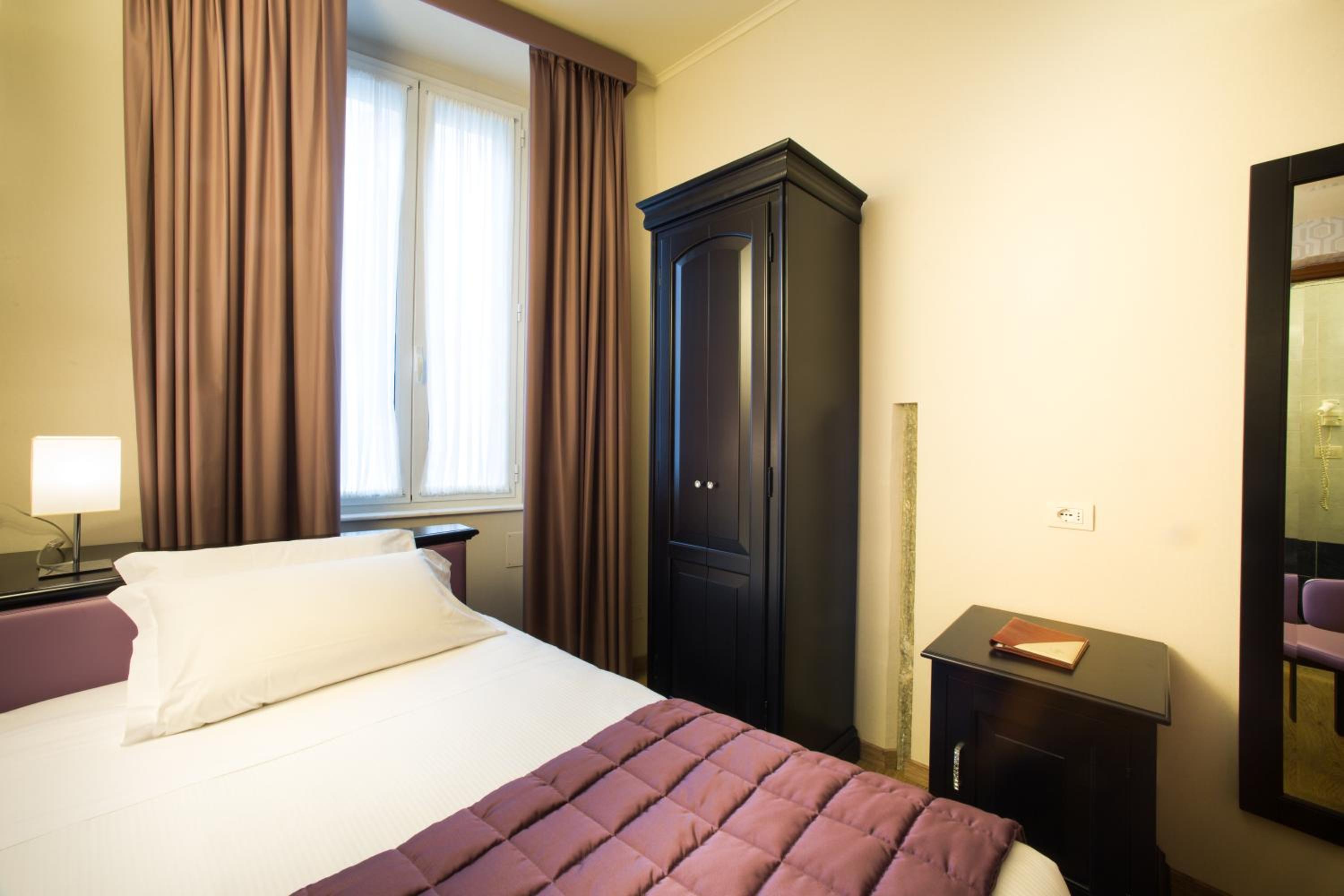 Deluxe Single Room photo 3