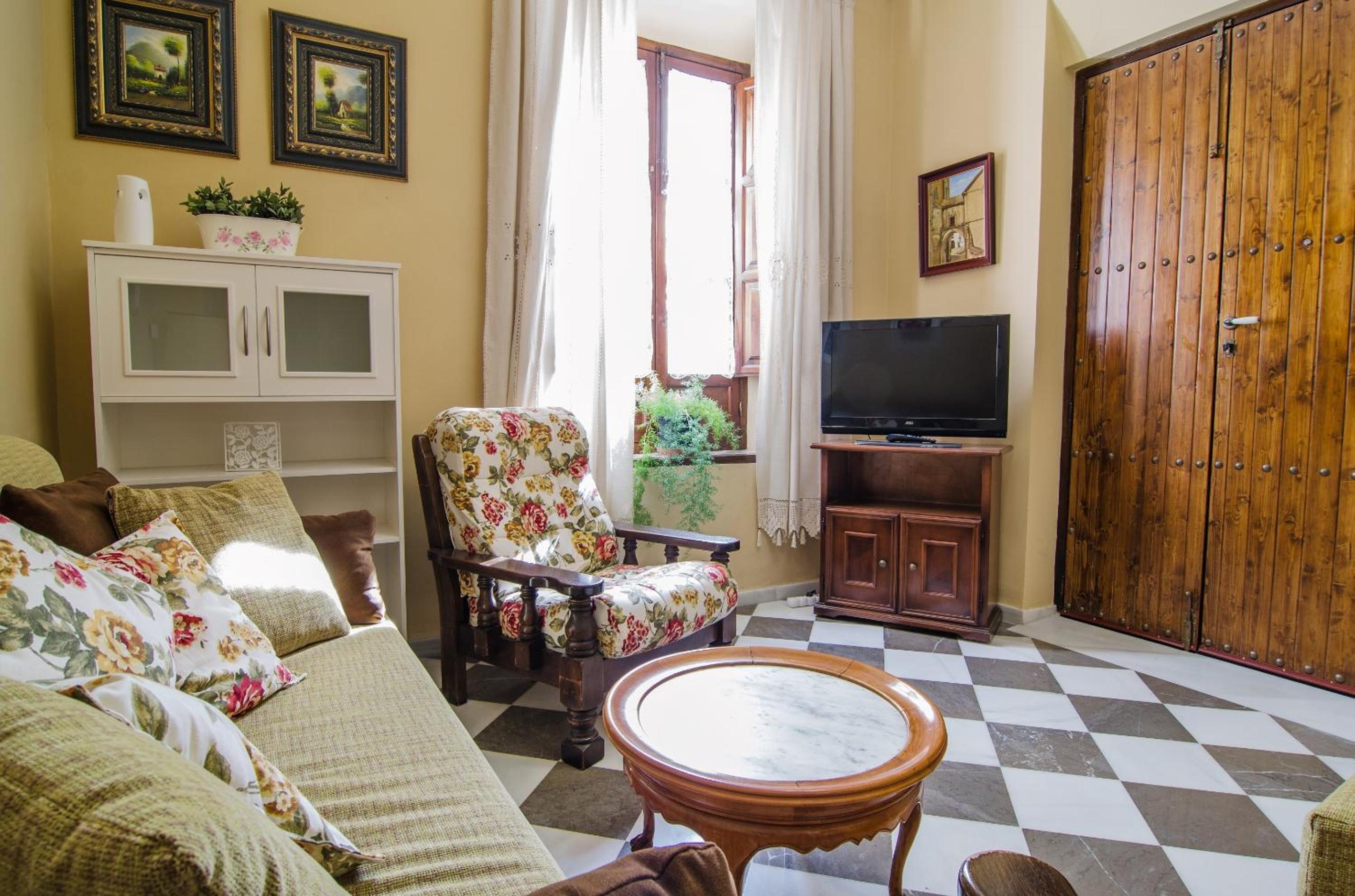 Apartment - Ground Floor - Photo 3