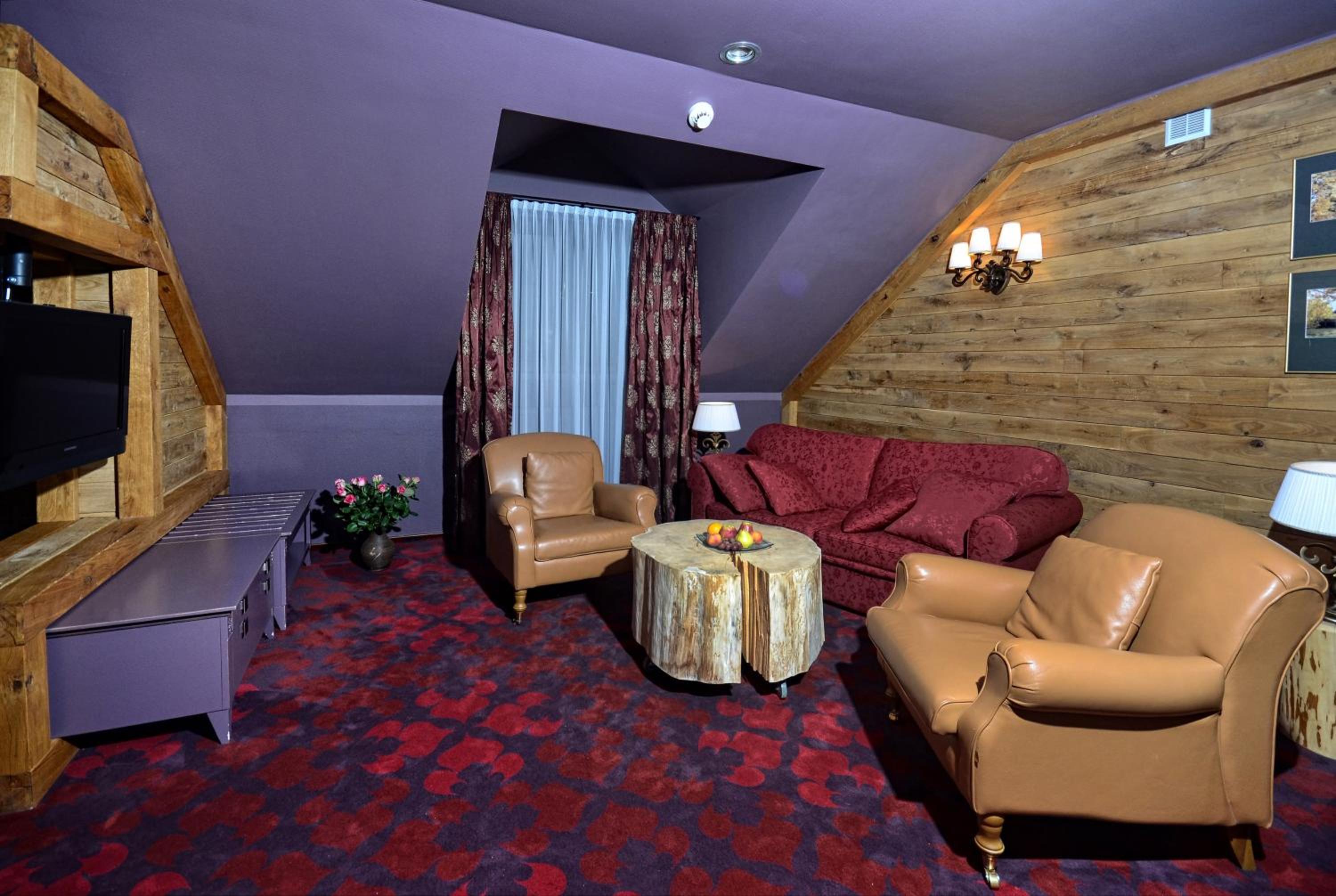 Exclusive Suite - Photo 1
