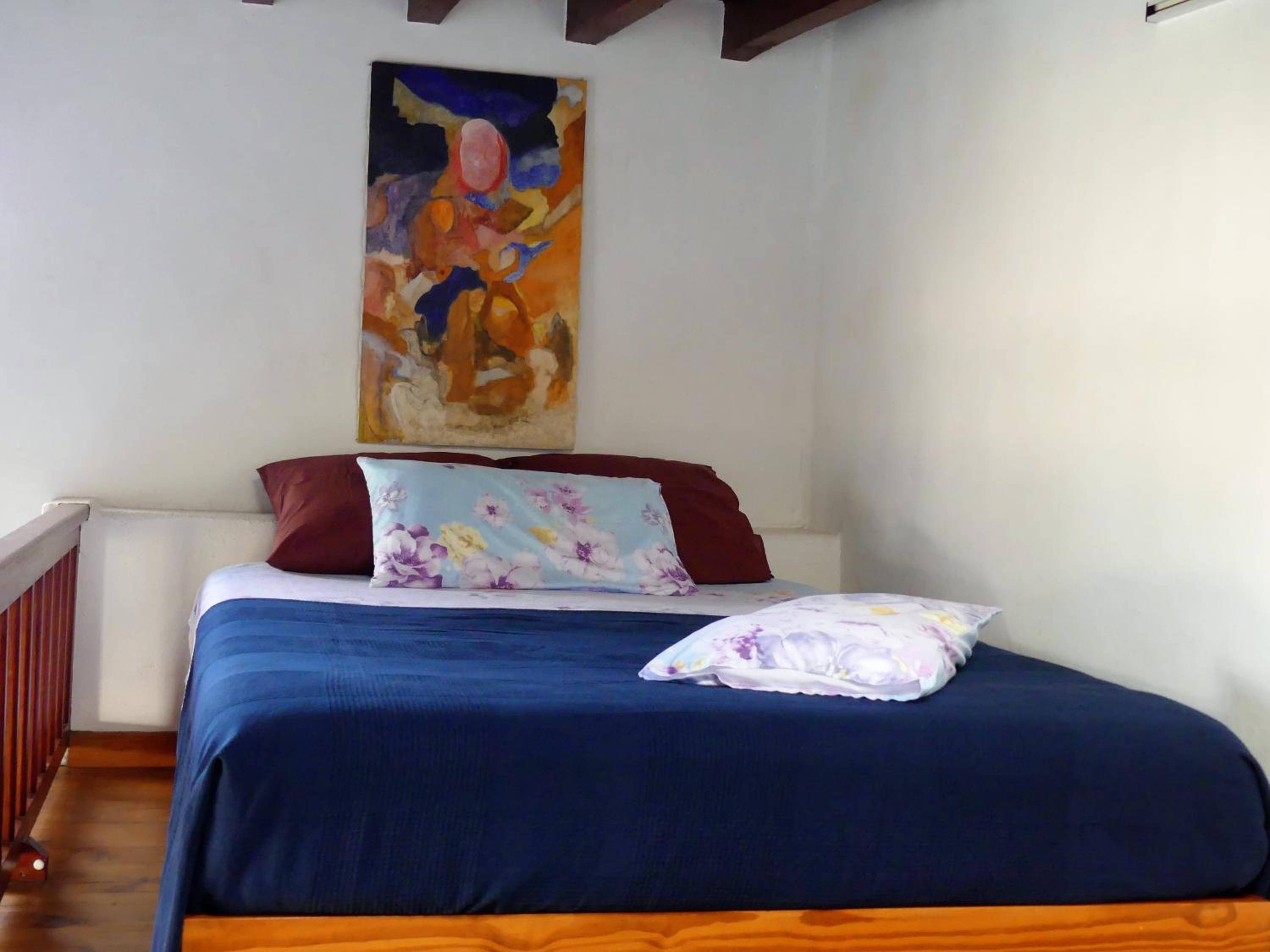 Estudio con vista al jardín