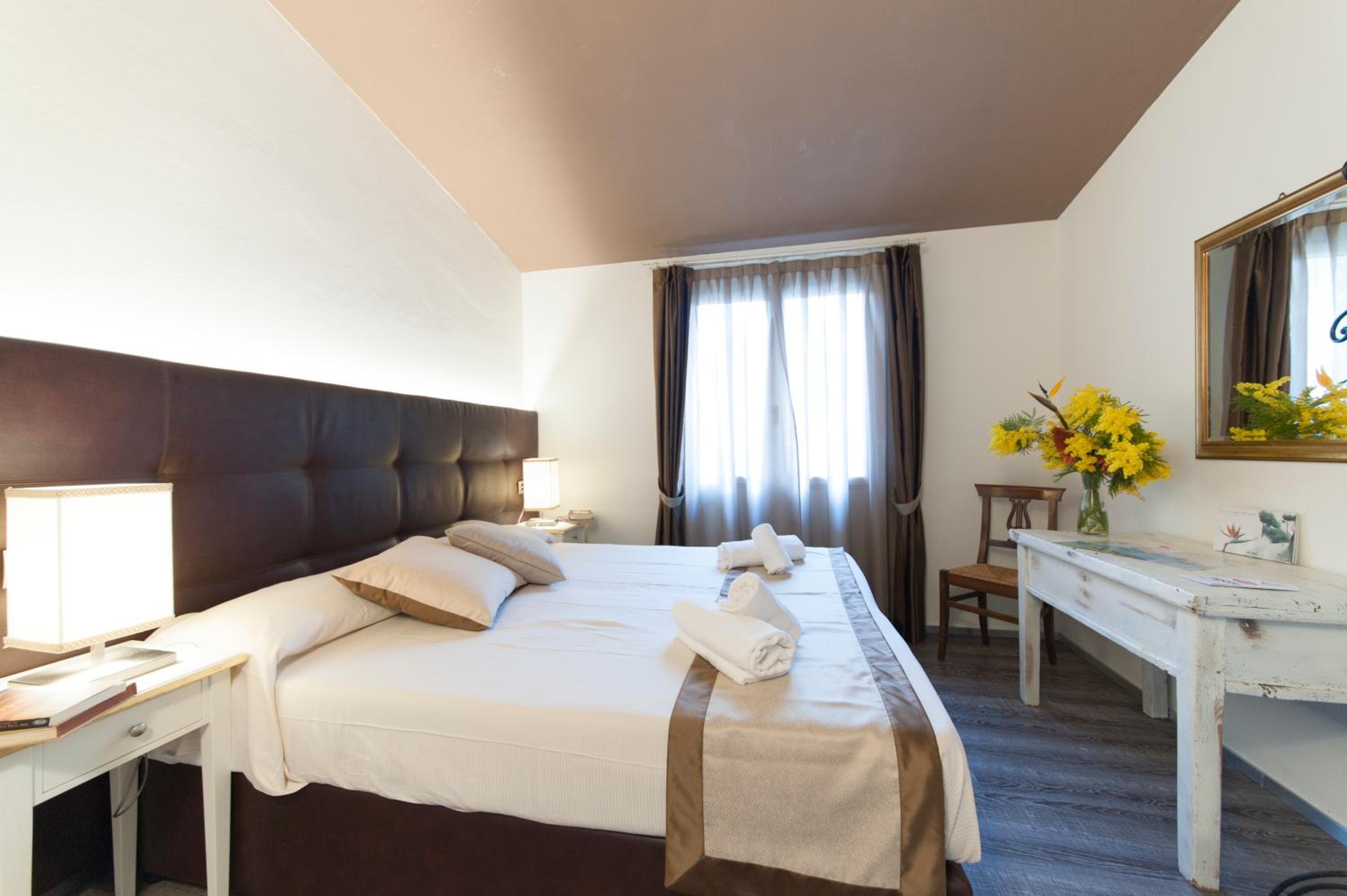 One-Bedroom Suite photo 2