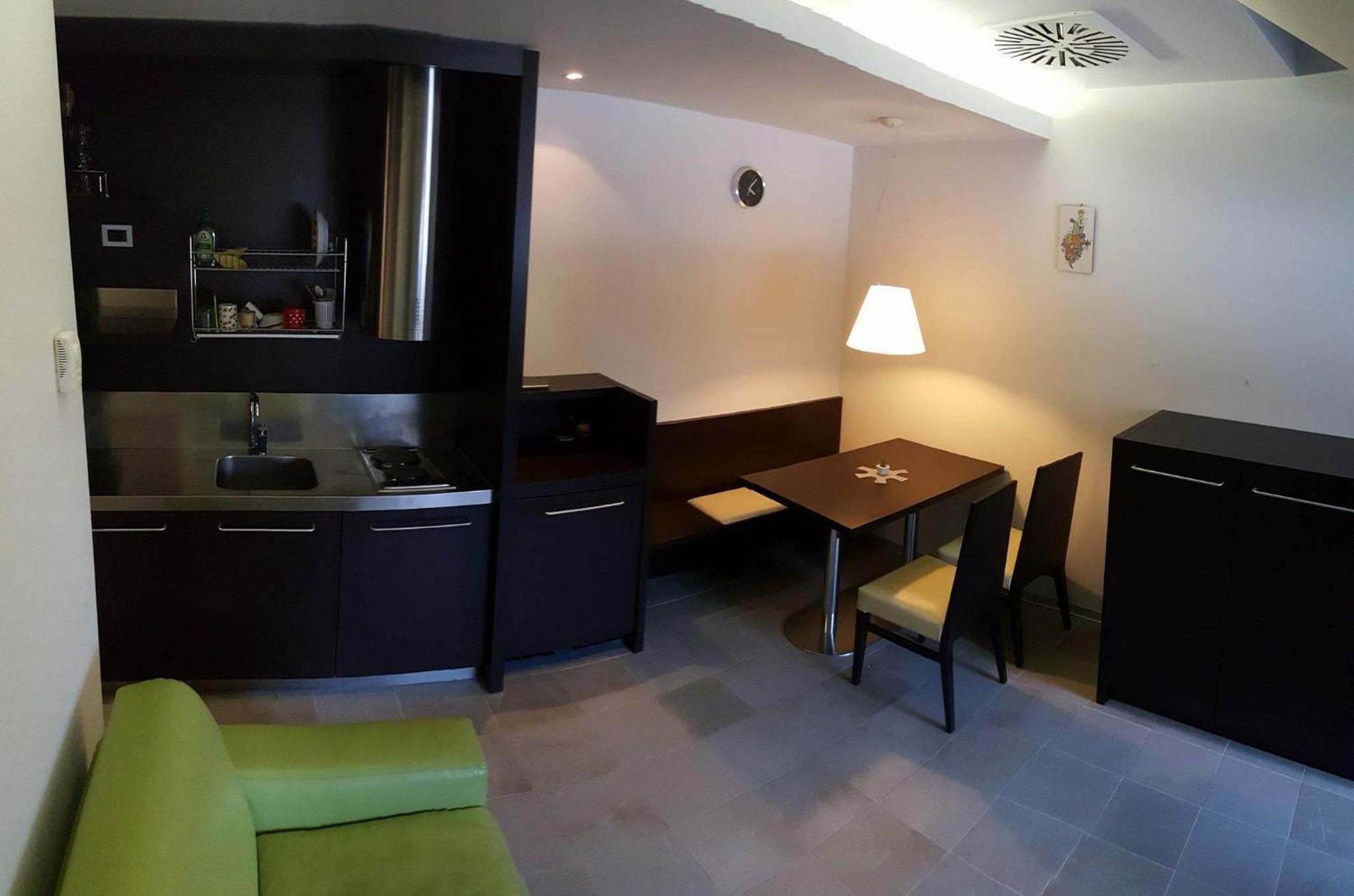 Apartment photo 2