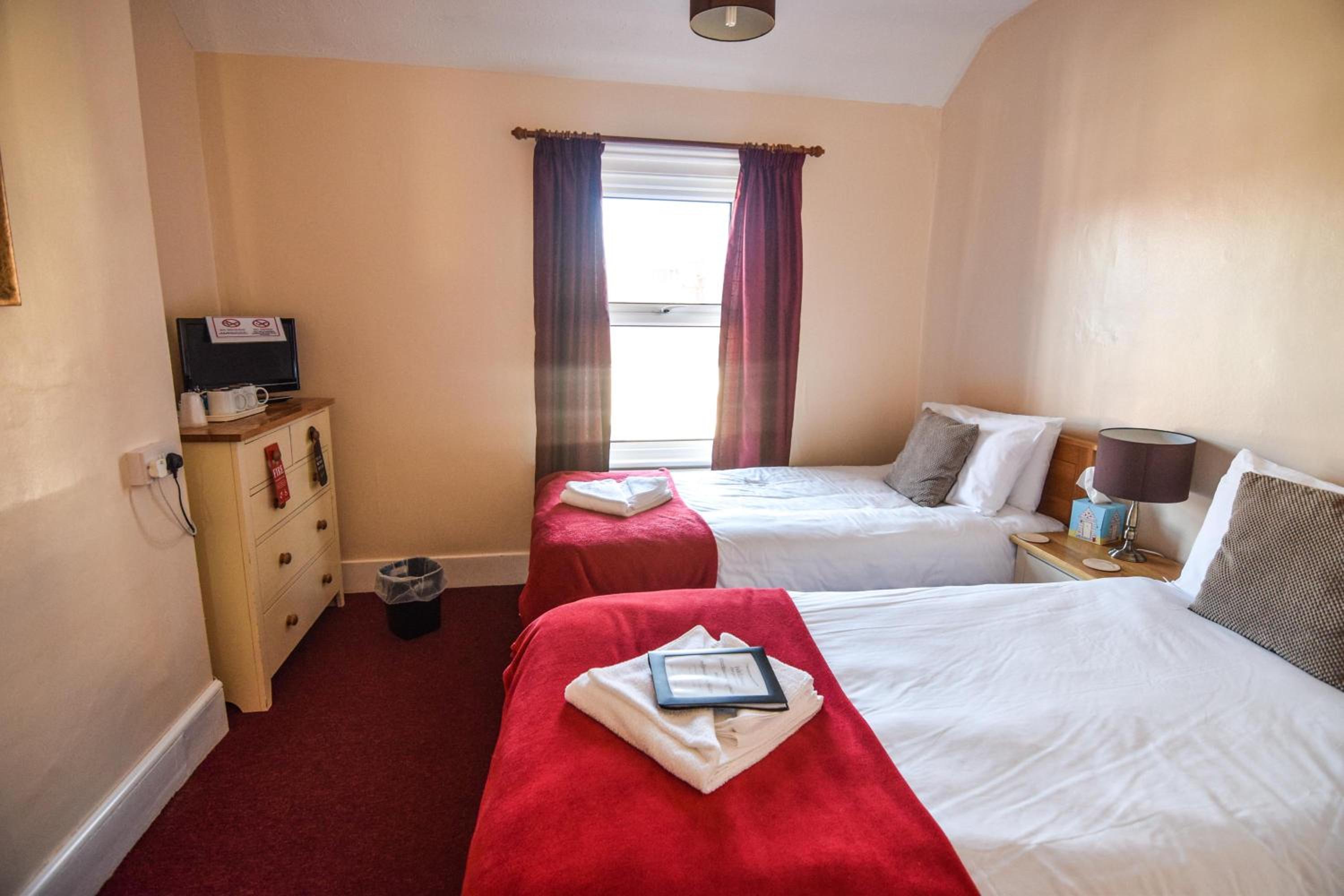 Comfort Triple Room with Shower photo 3