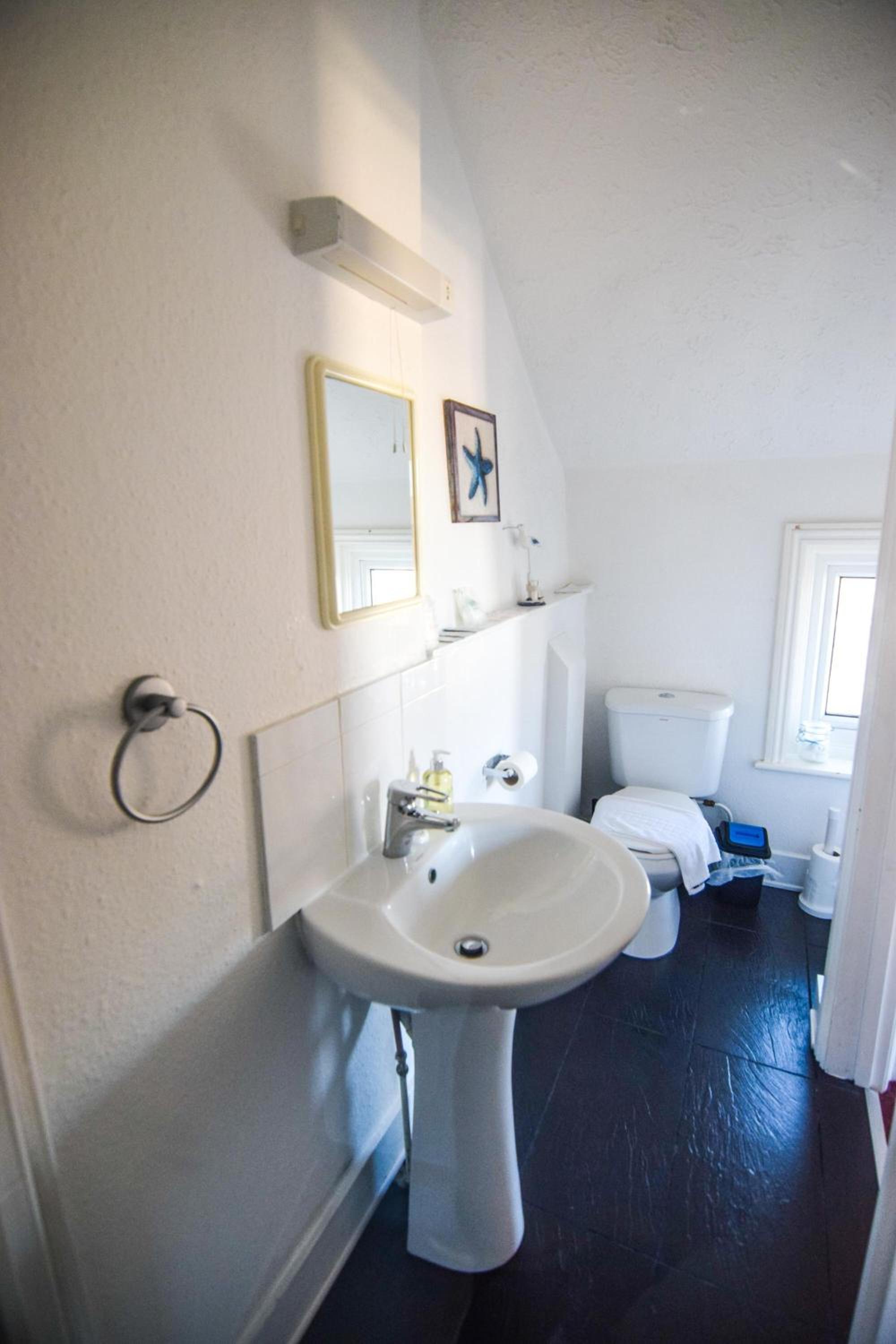 Comfort Triple Room with Shower photo 2