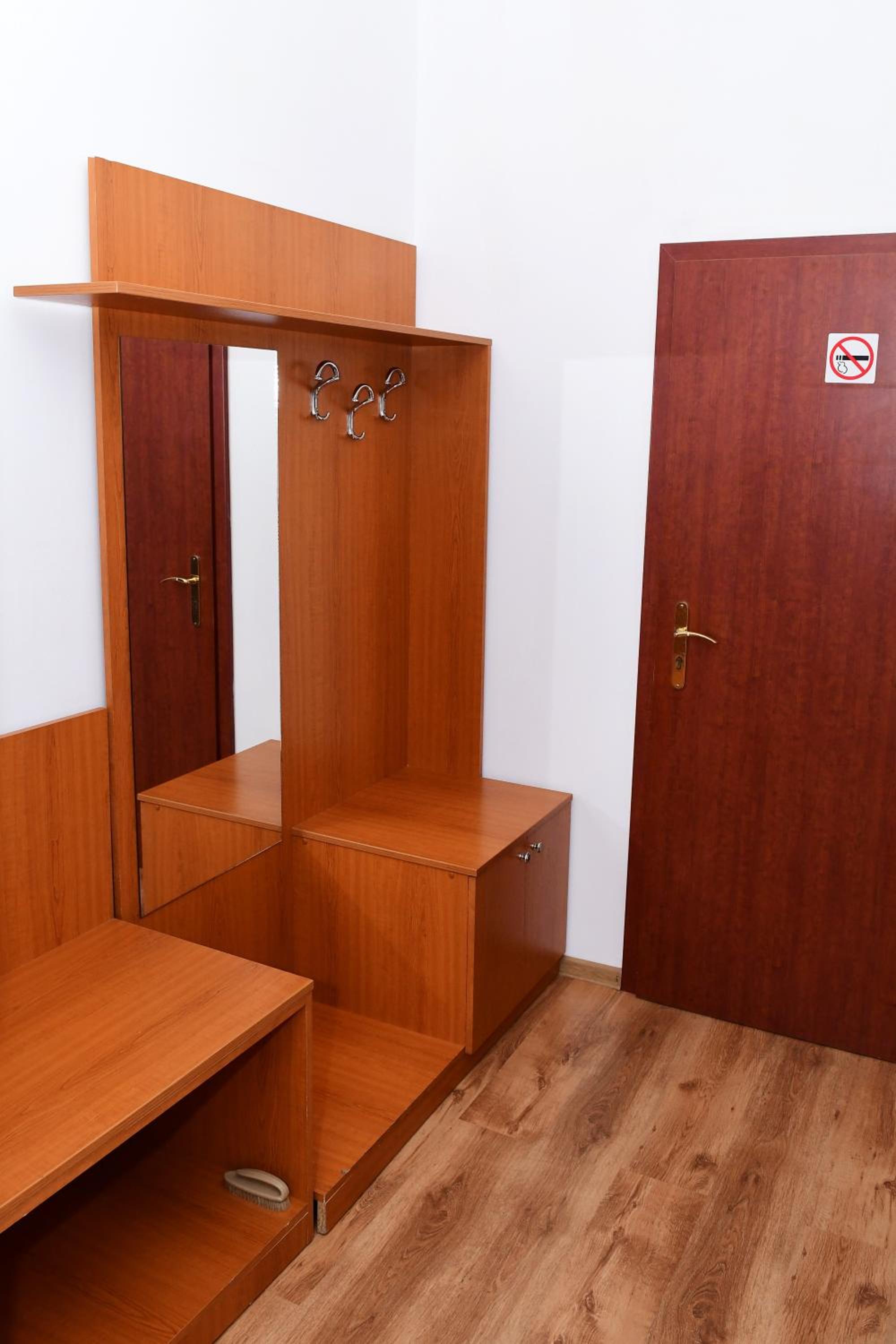 Twin Room - Photo 4