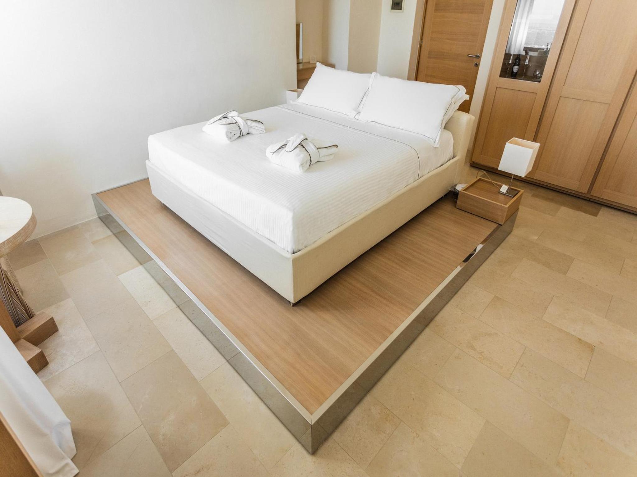 Deluxe Double Room with View - Photo 4