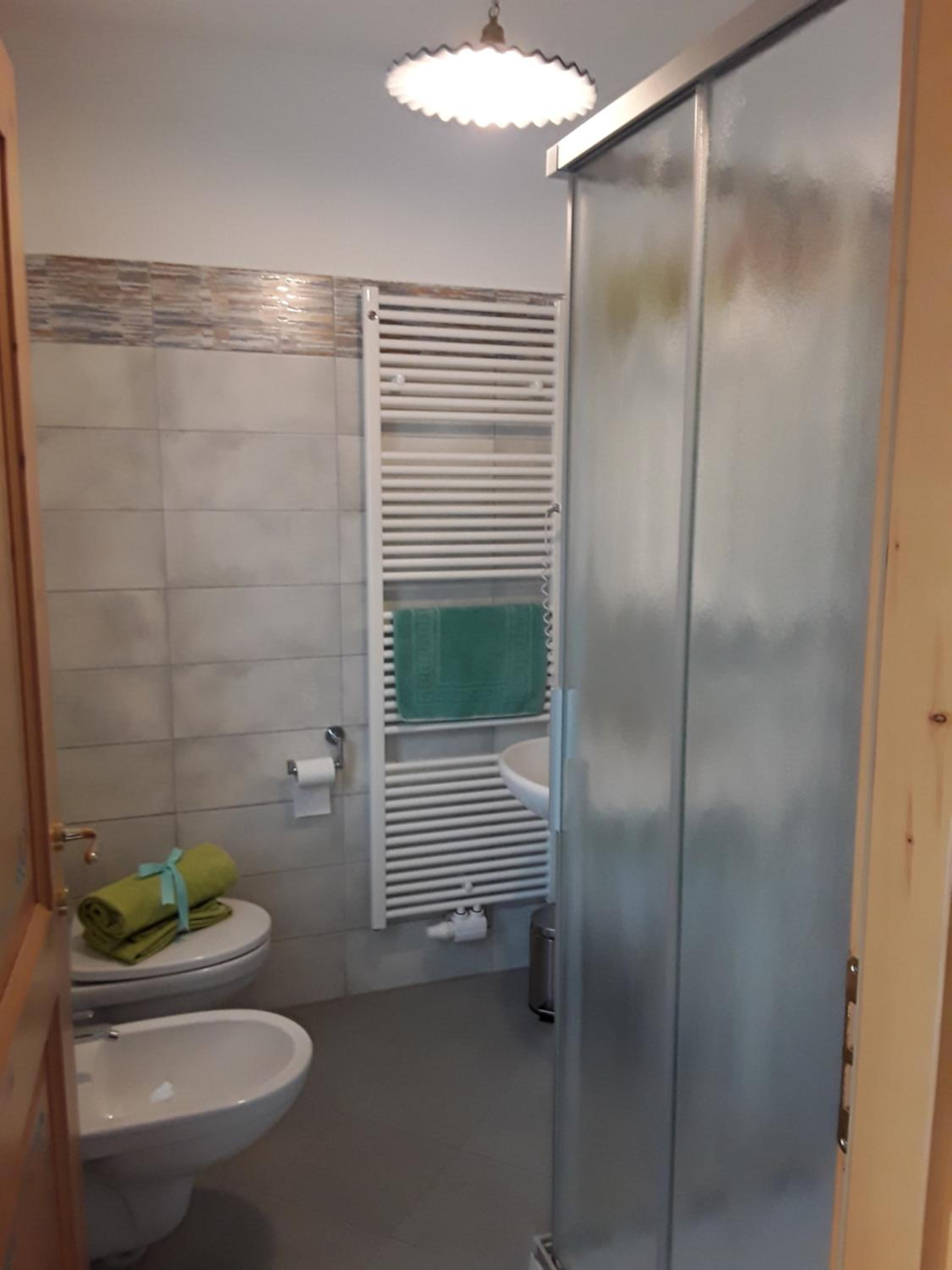 Single Room with Private Bathroom photo 3