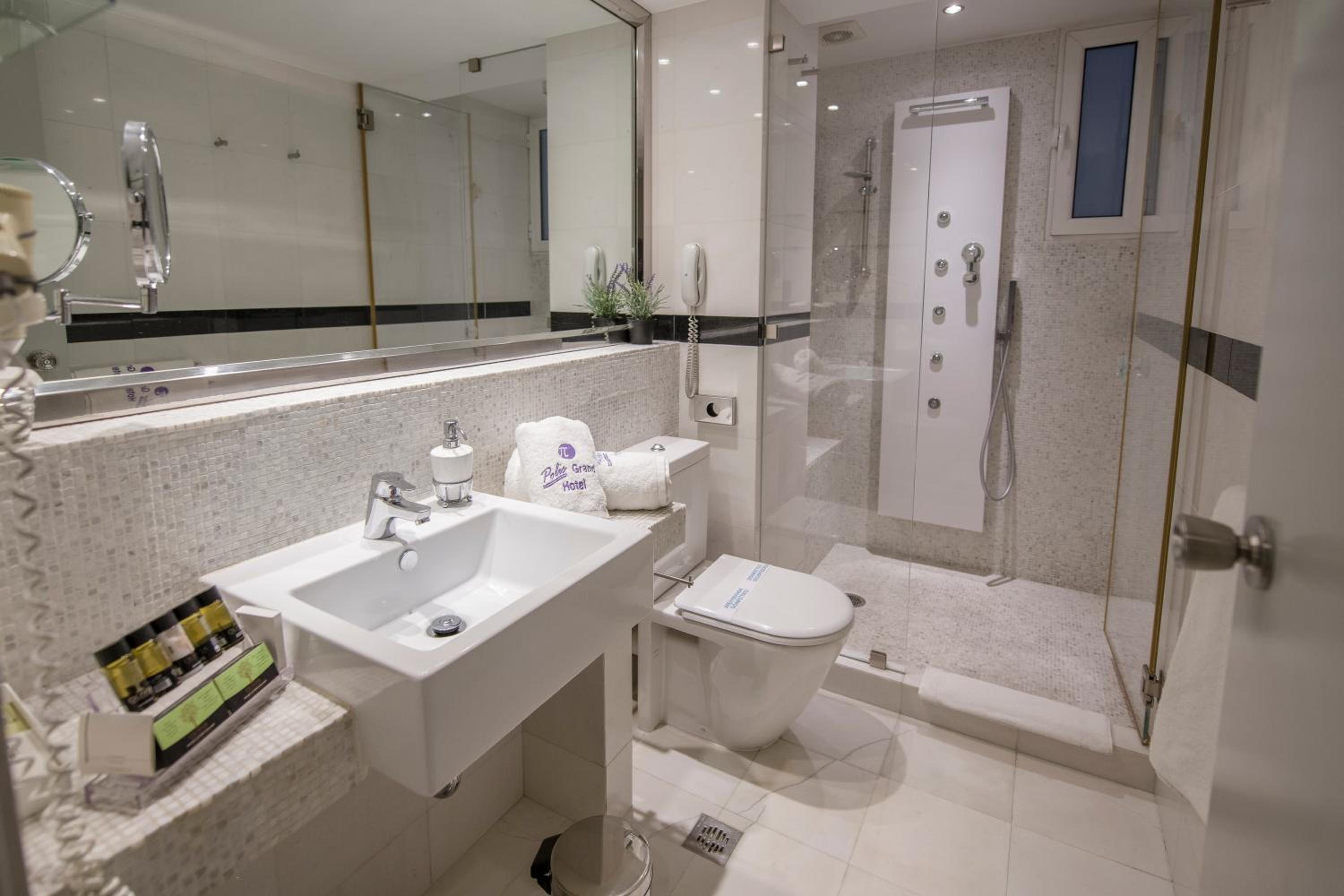 Suite with Private Veranda & Acropolis View