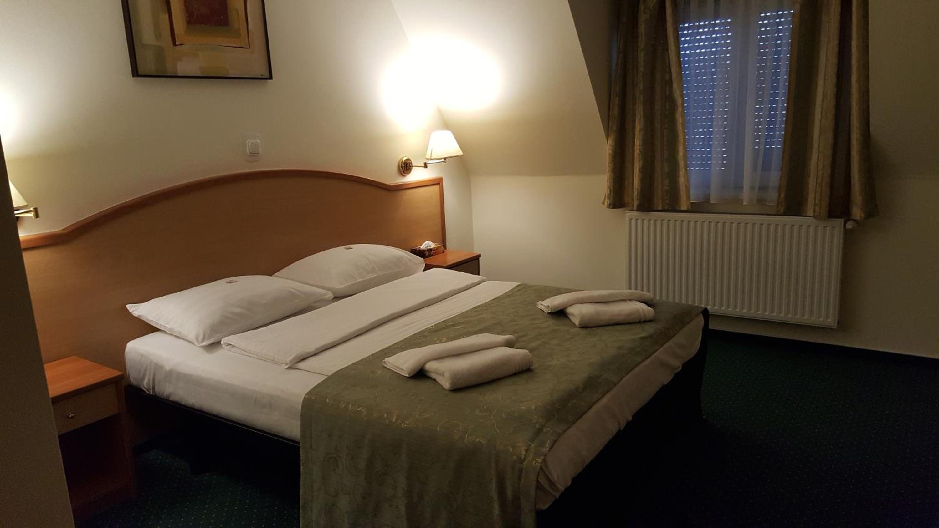 Double Room - Photo 1