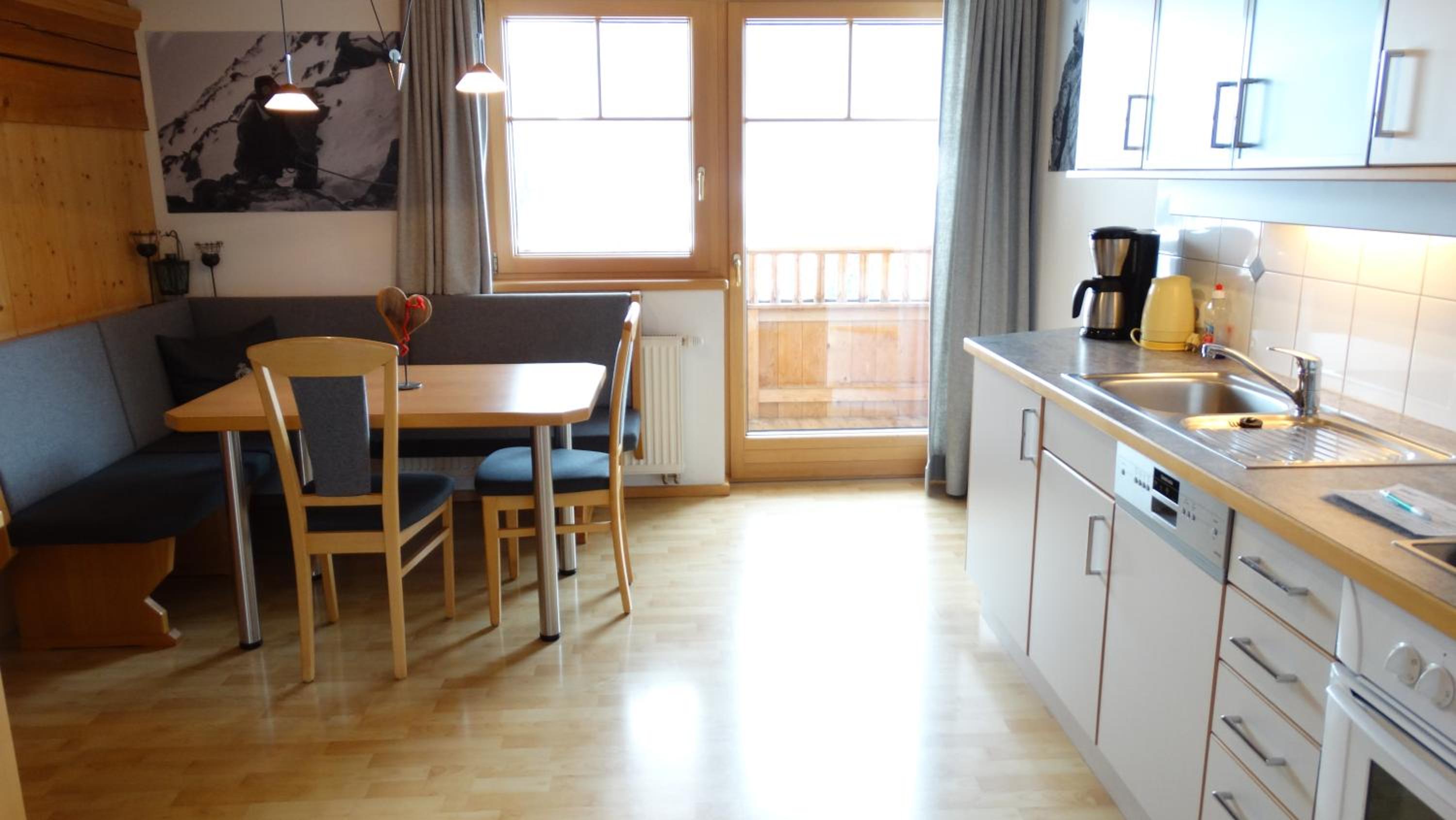 Two-Bedroom Apartment with Balcony photo 2