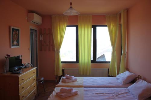 Twin Room with Terrace photo 3