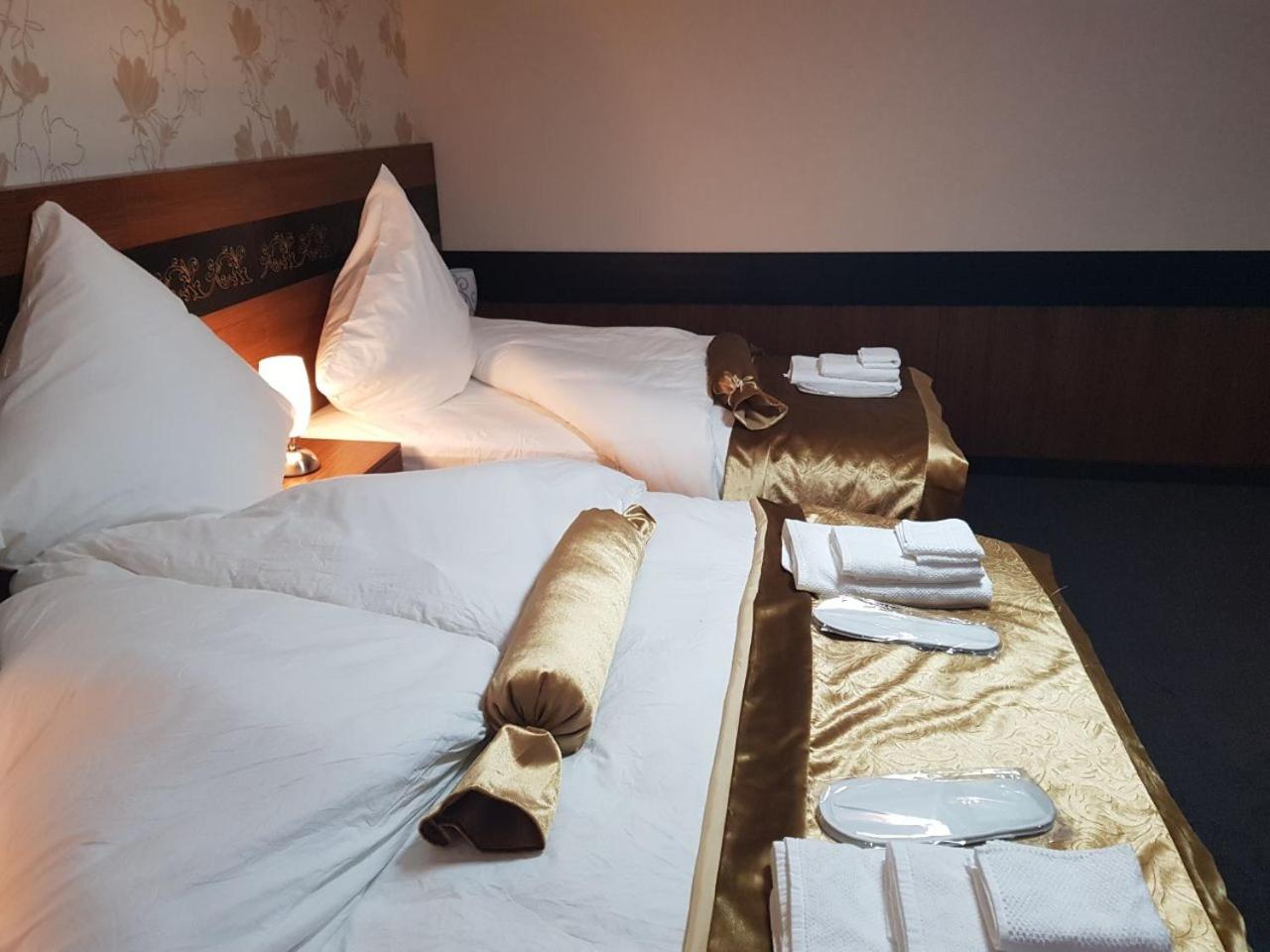 Basic Triple Room photo 3