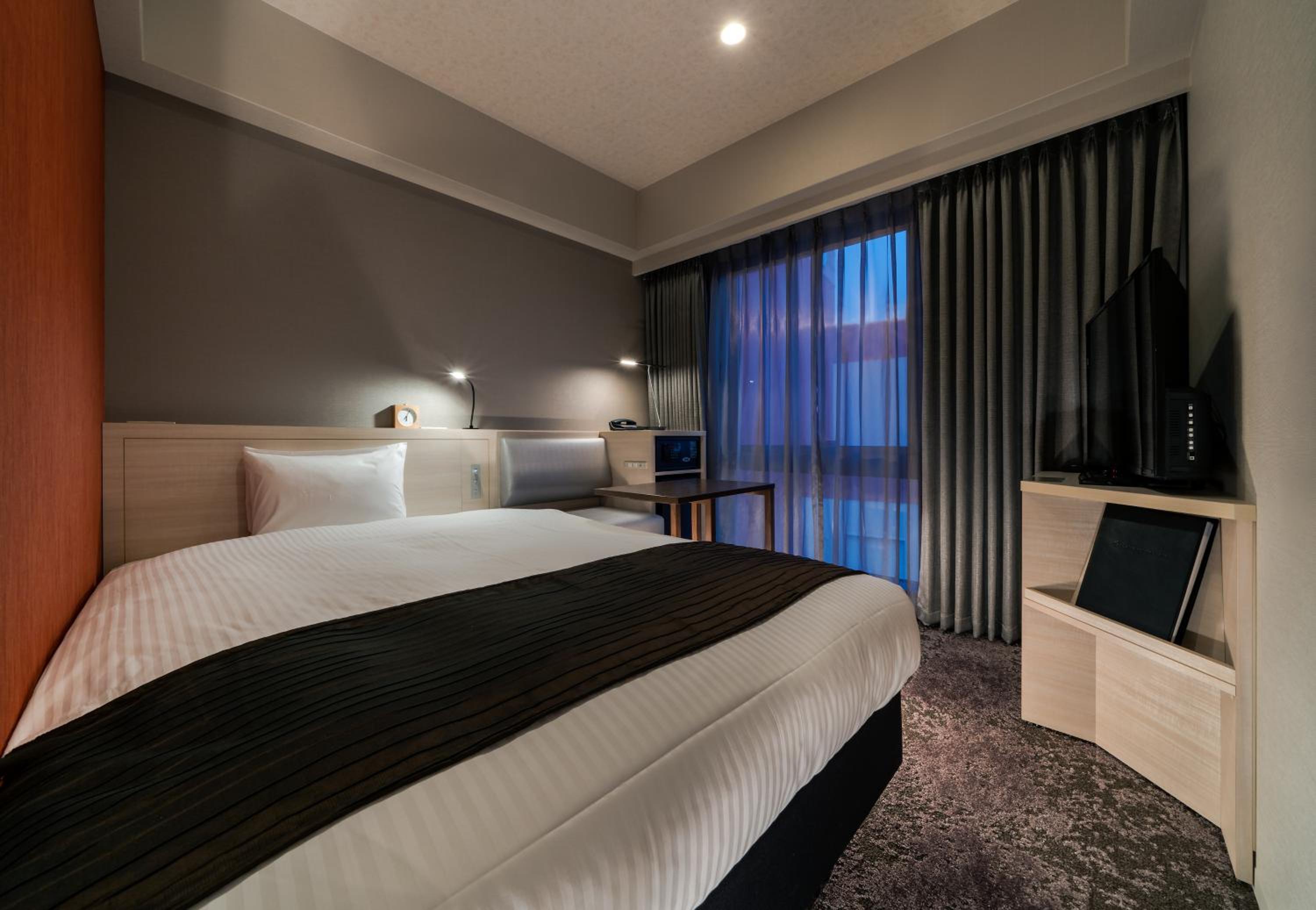 Double Room with Bath (1 Adult) - Non-Smoking photo 2