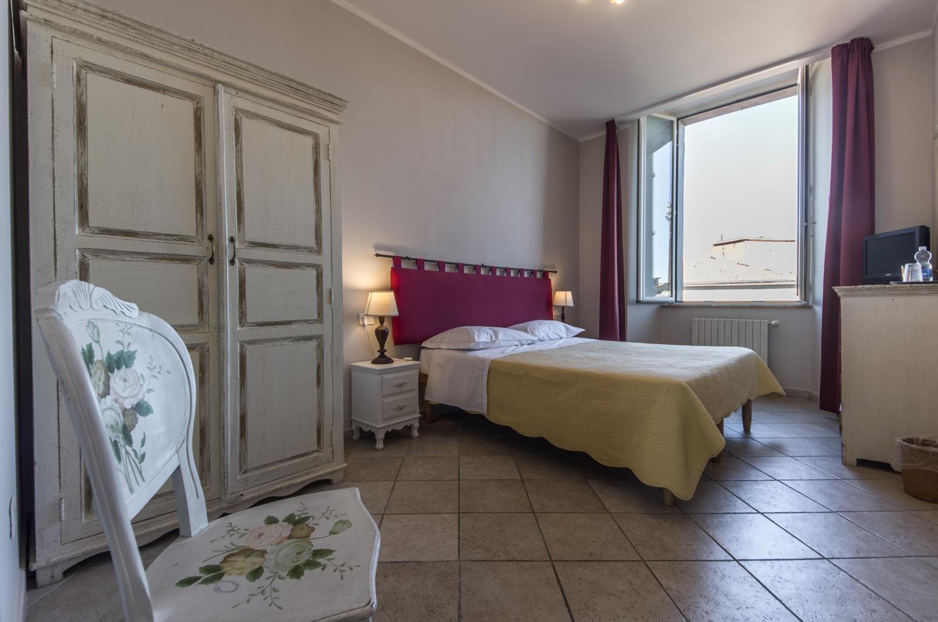 Superior Double or Twin Room - Photo 57