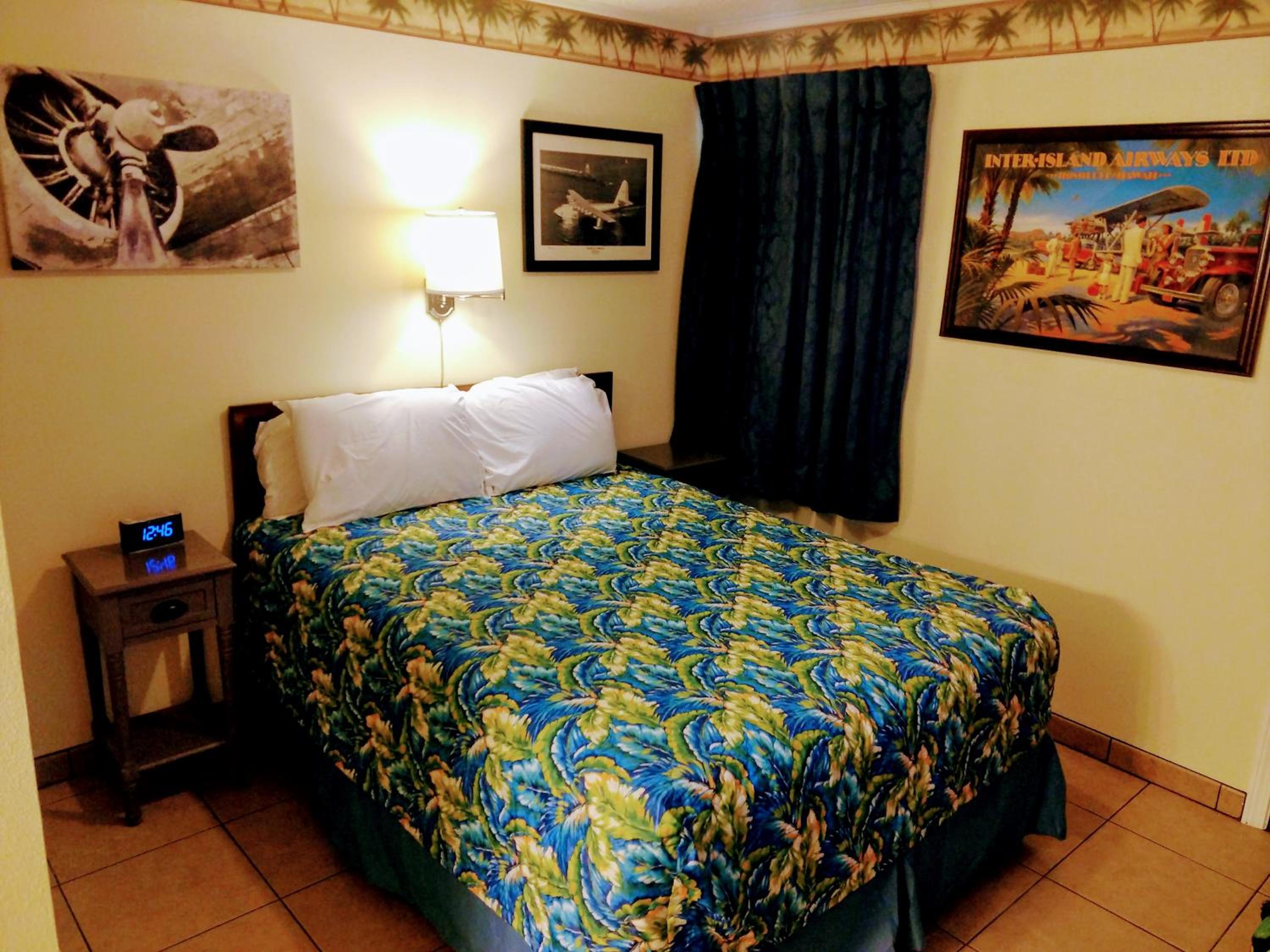 Queen Room - Photo 10