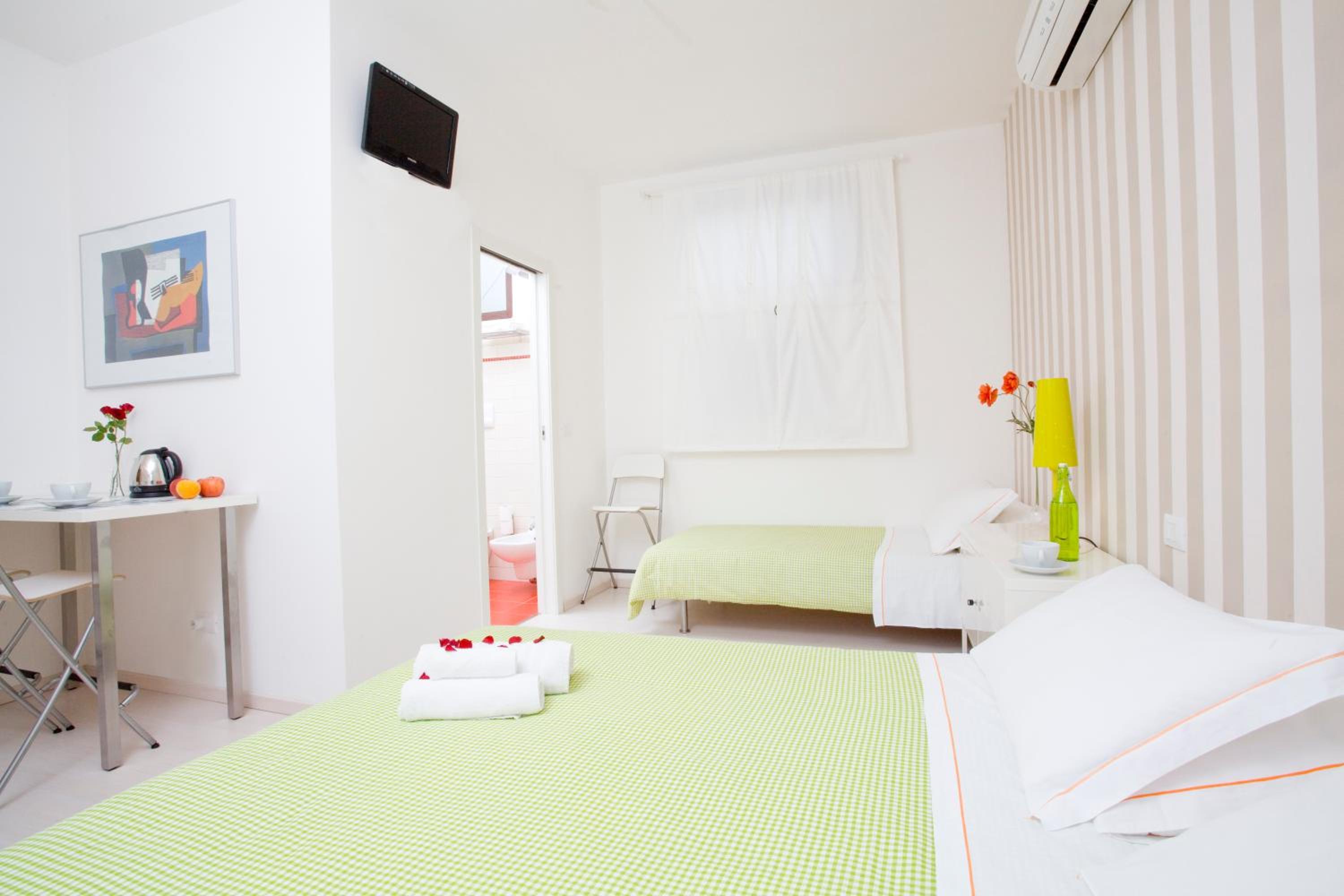 Double Room - Photo 22