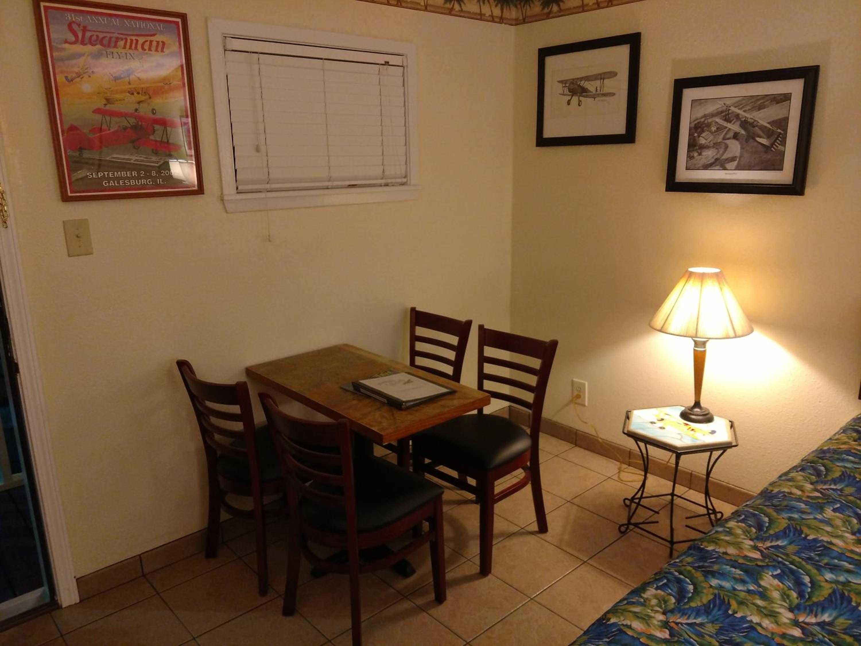 Queen Room with Two Queen Beds - Photo 2