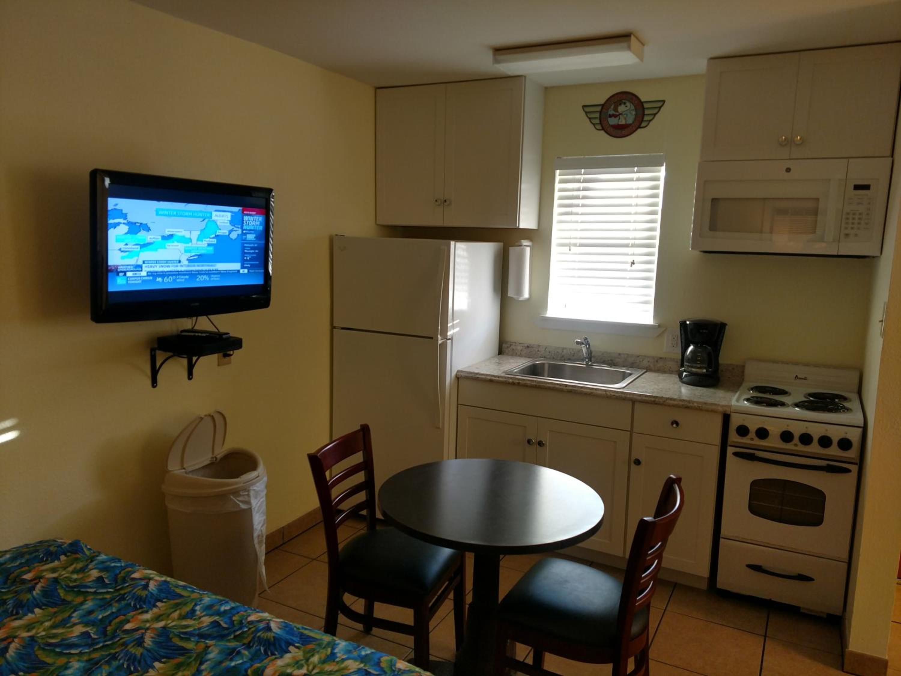 Queen Room with Two Queen Beds with Kitchen - Photo 3
