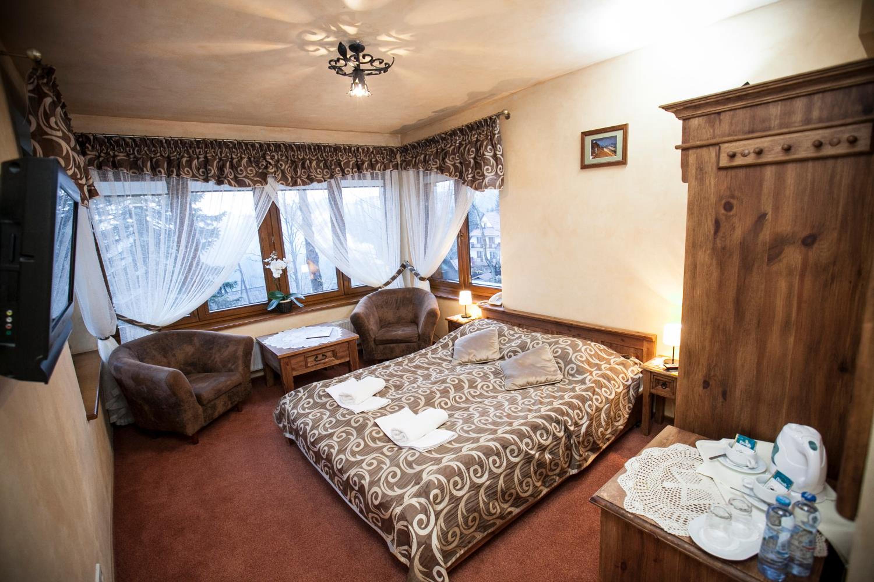Deluxe Double Room - Photo 9