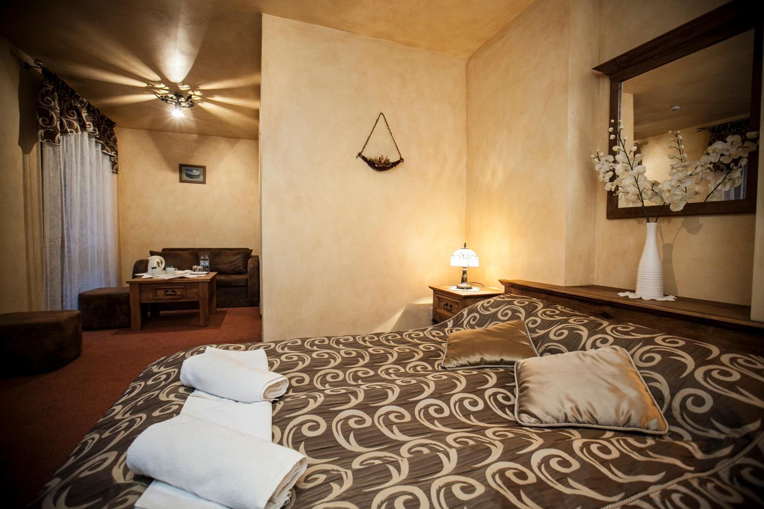 Deluxe Double Room - Photo 14