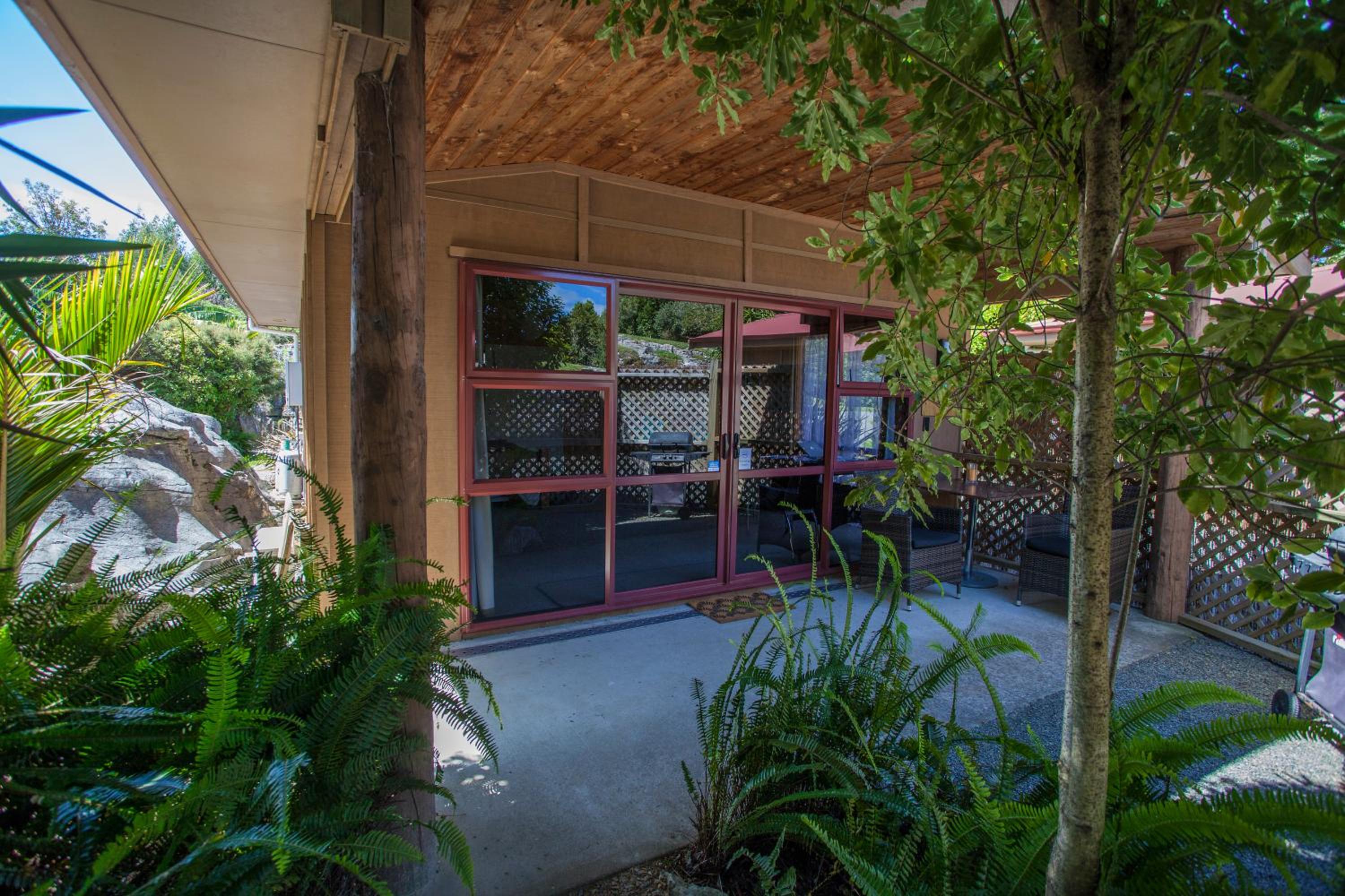 Chalet 1 - Pukeko, Accessibility Friendly photo 3