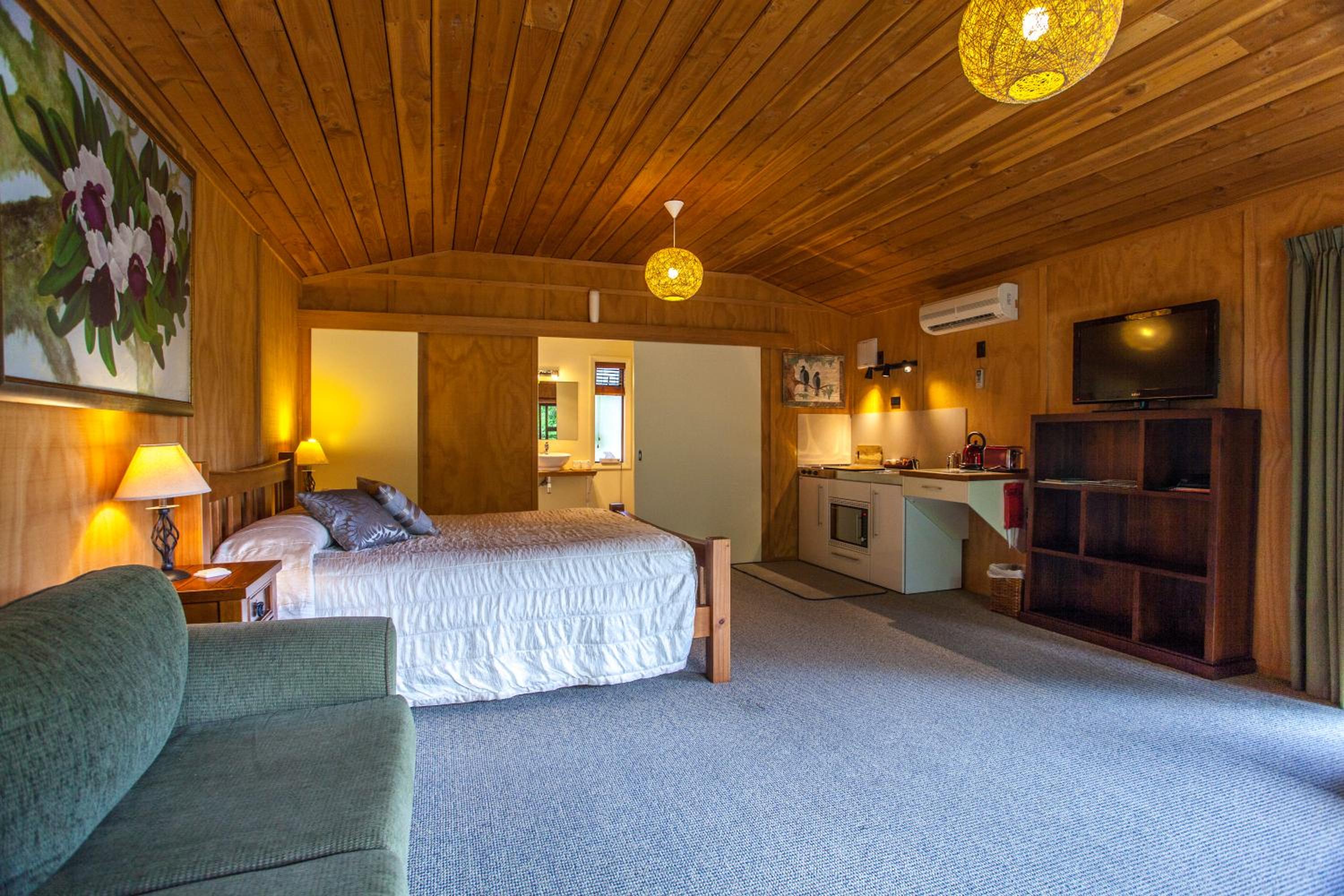Chalet 4 - Kereru photo 3