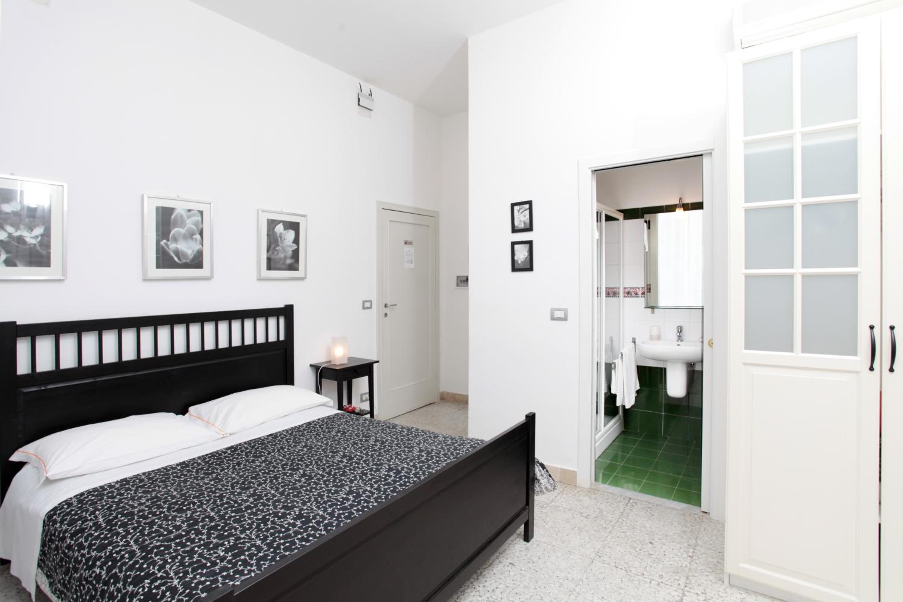 Triple Room - Photo 18