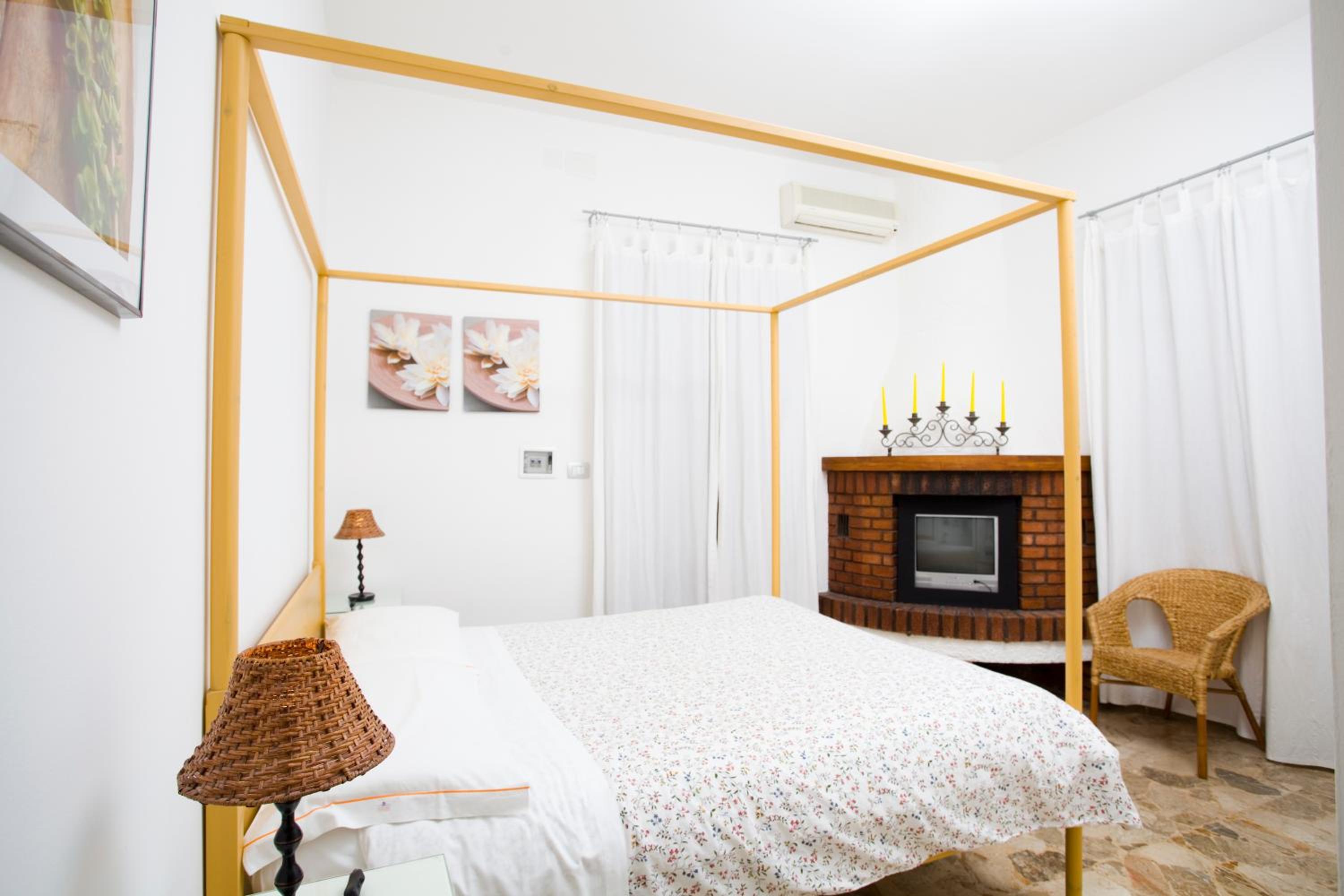 Double Room - Photo 13