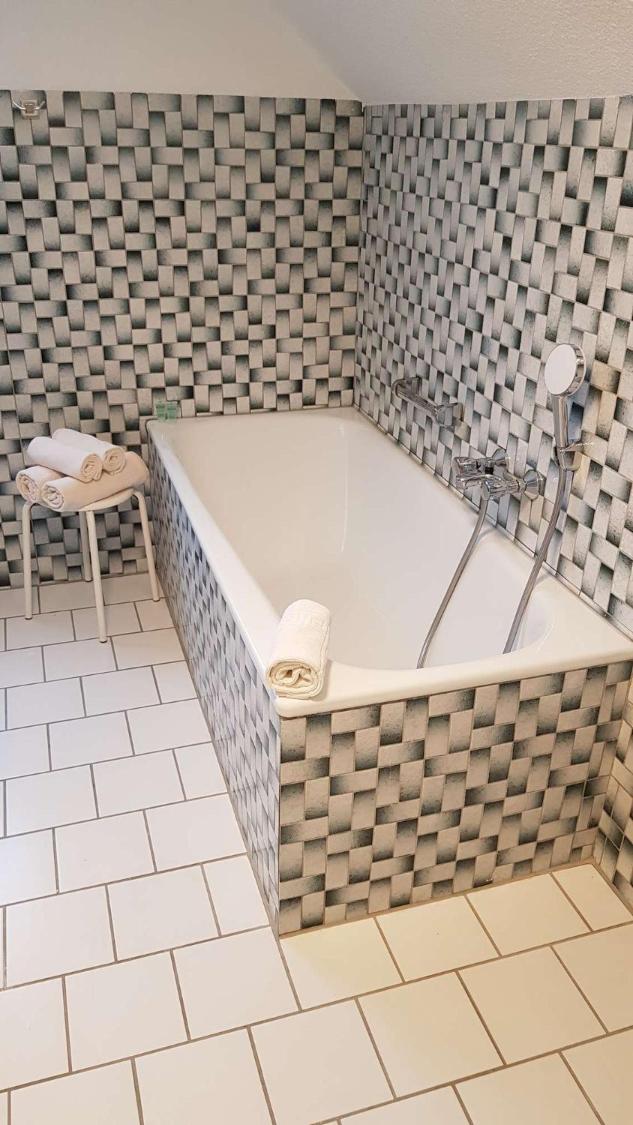 Small Double Room with Private Bathroom photo 2
