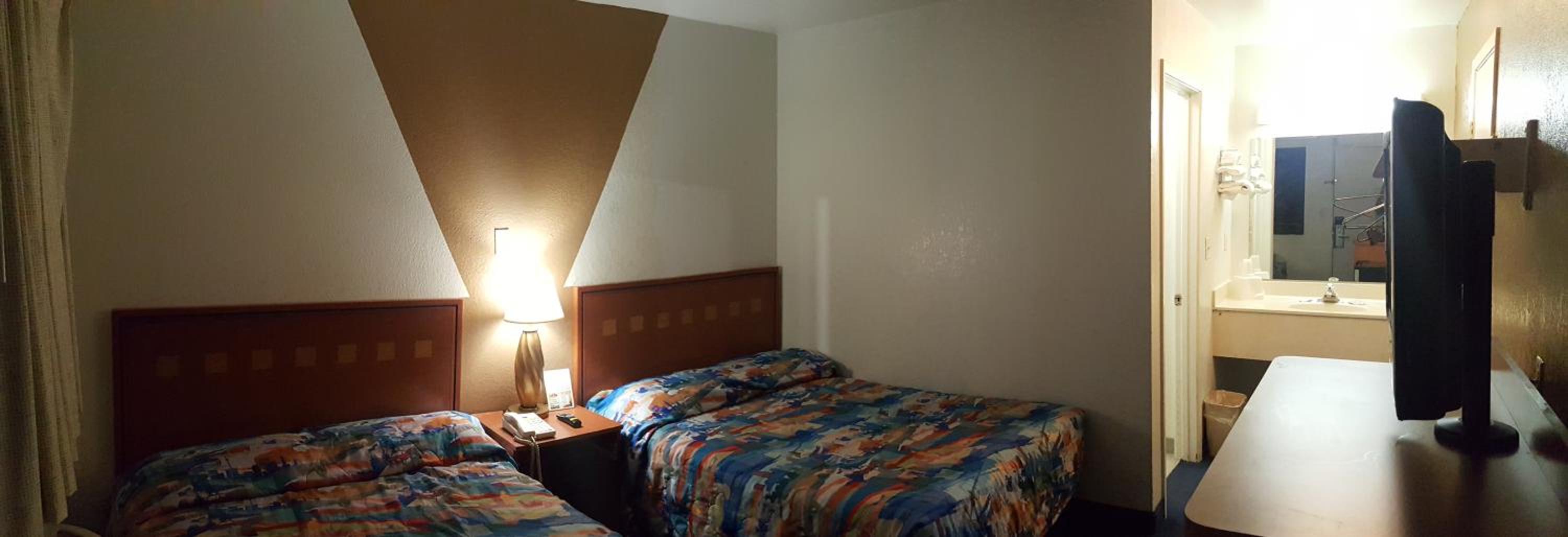 Double Room with Two Double Beds - Smoking photo 3