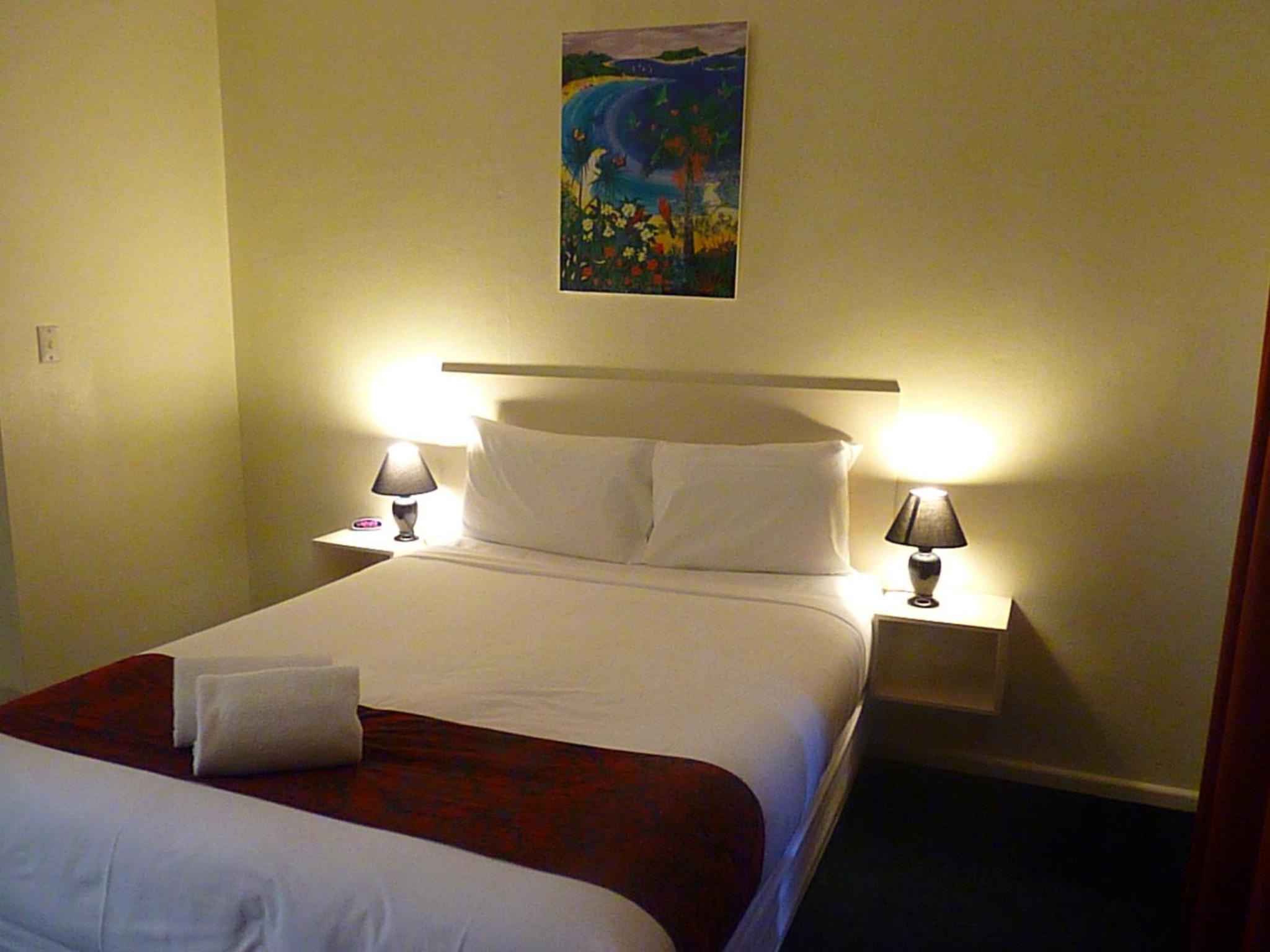 Deluxe Queen Room - Photo 6