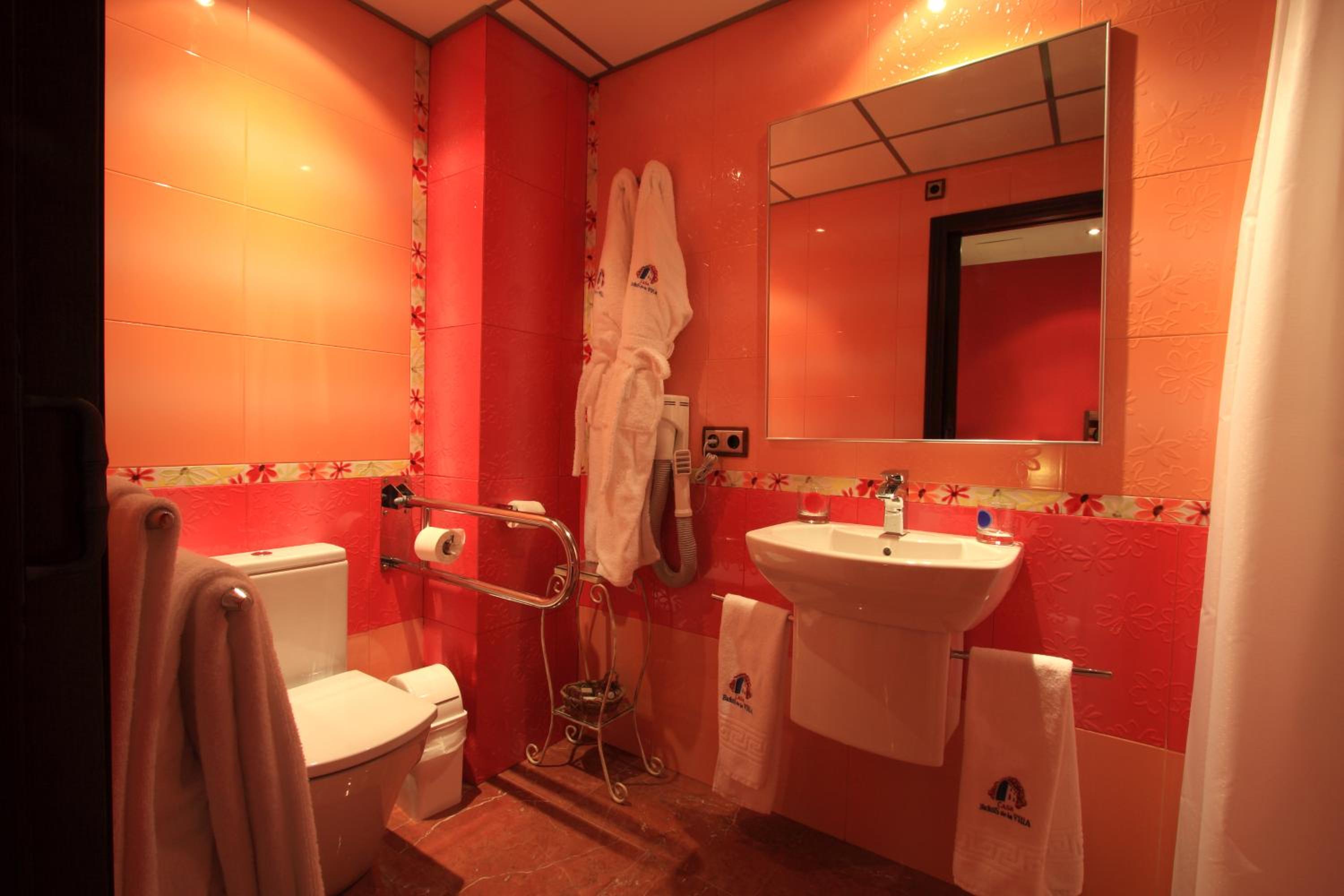 Double or Twin Room with Complimentary Spa Access - Photo 7