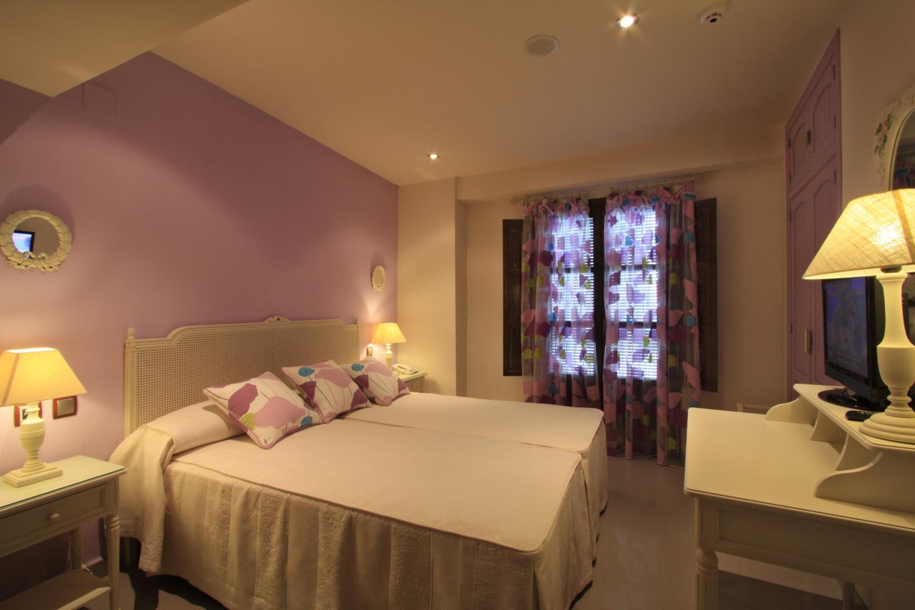 Double or Twin Room with Complimentary Spa Access - Photo 5