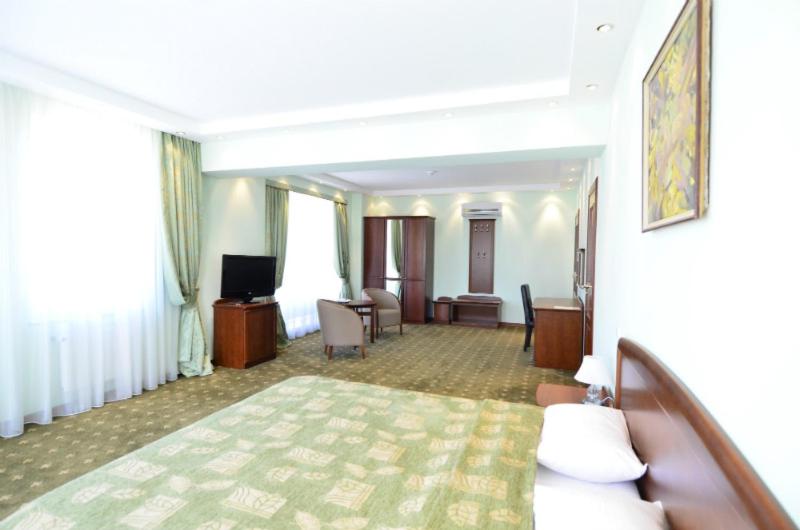 Double or Twin Room photo 3