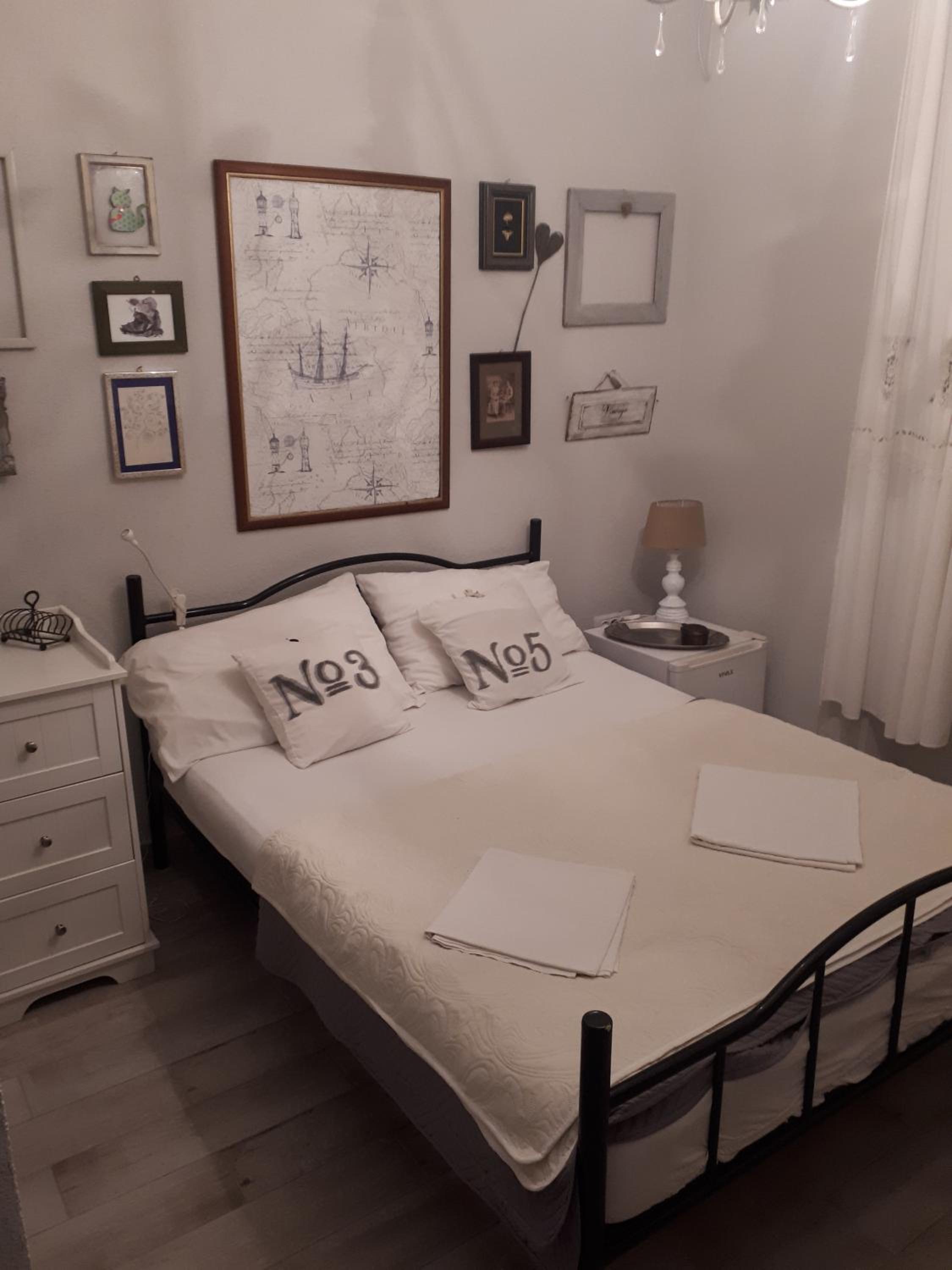 Double Room with Ensuite Bathroom and Garden View photo 2