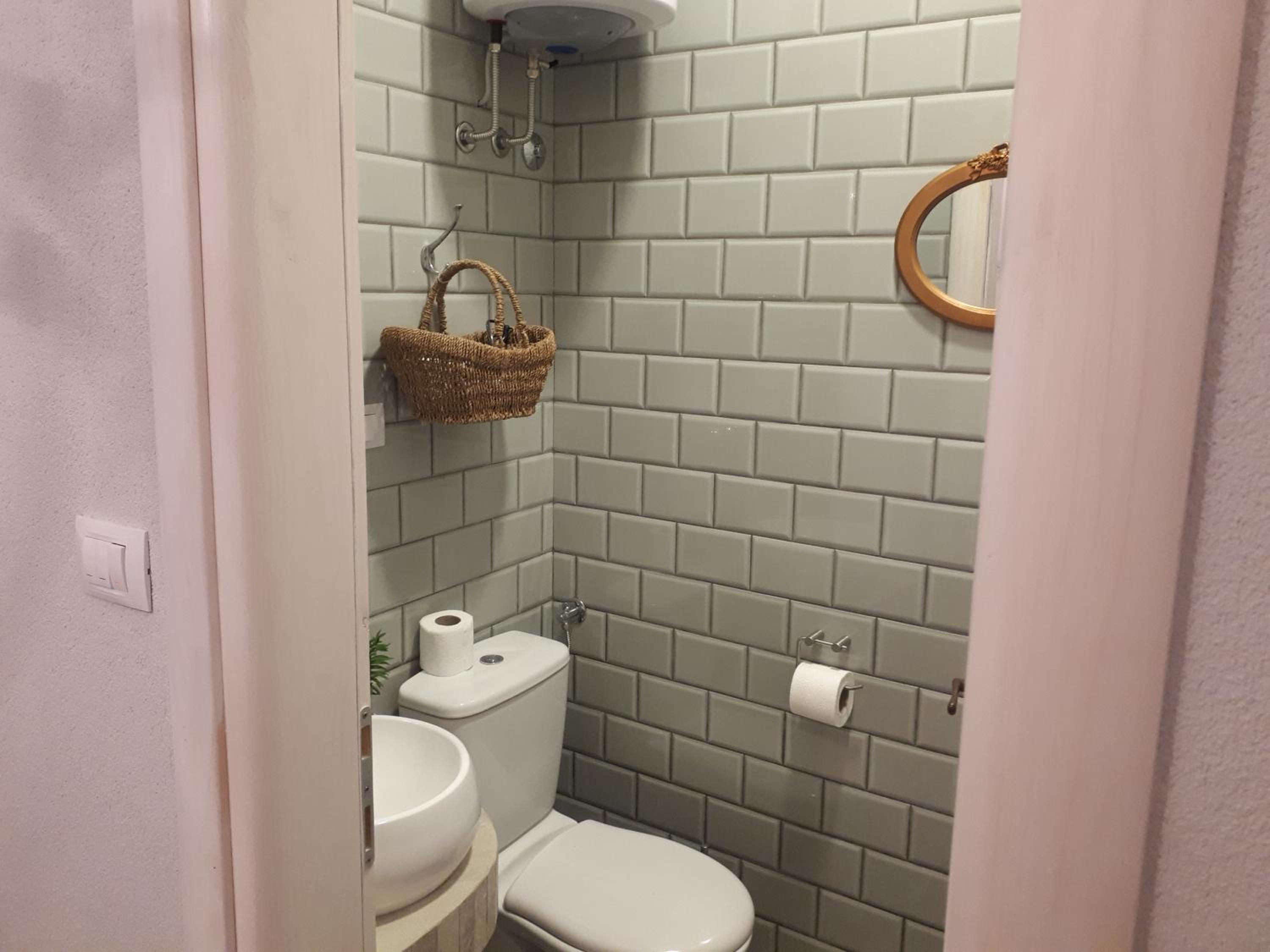 Double Room with Ensuite Bathroom and Garden View photo 3