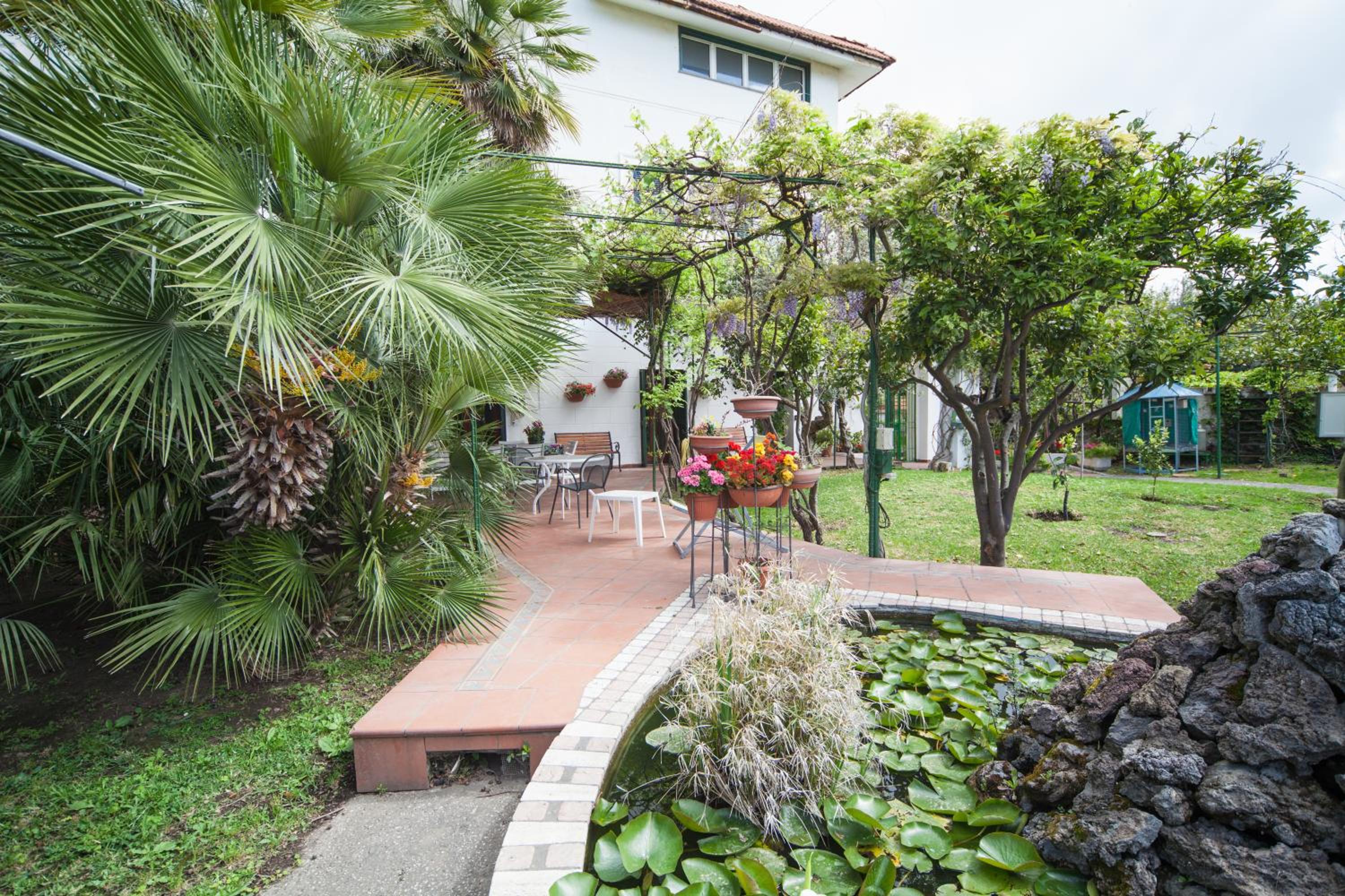 Double Room with Garden View - Photo 16