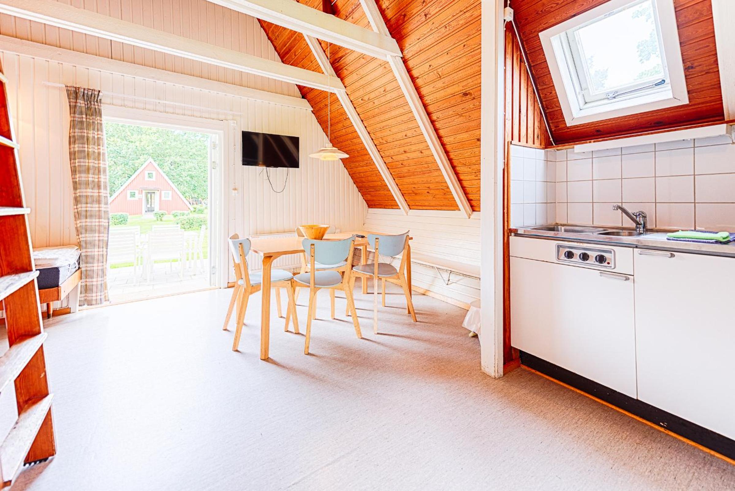 Cottage without Shower (4 Adults + 2 Children) photo 3